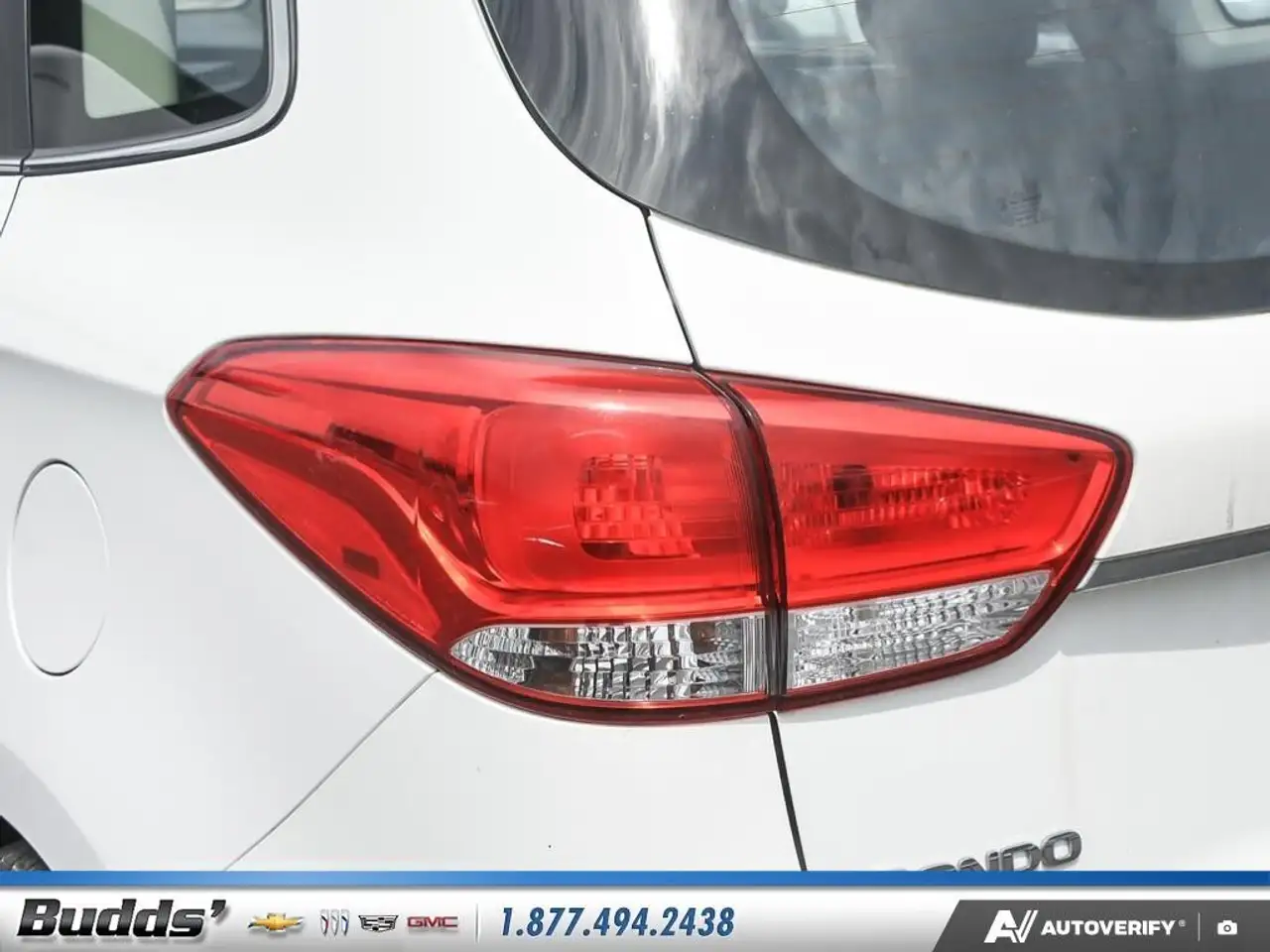 Kia Rondo снимка Kia Rondo