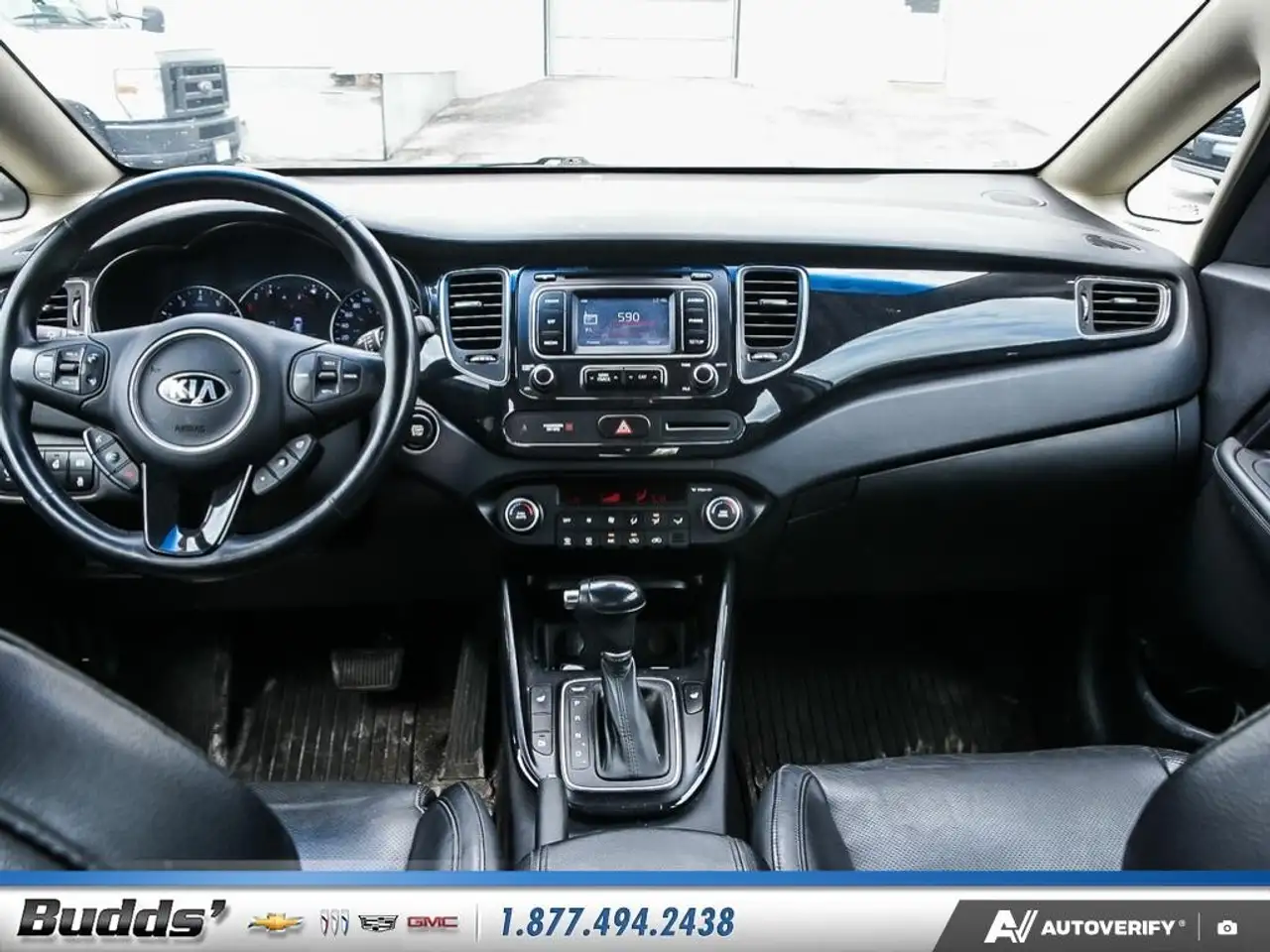 Kia Rondo снимка Kia Rondo