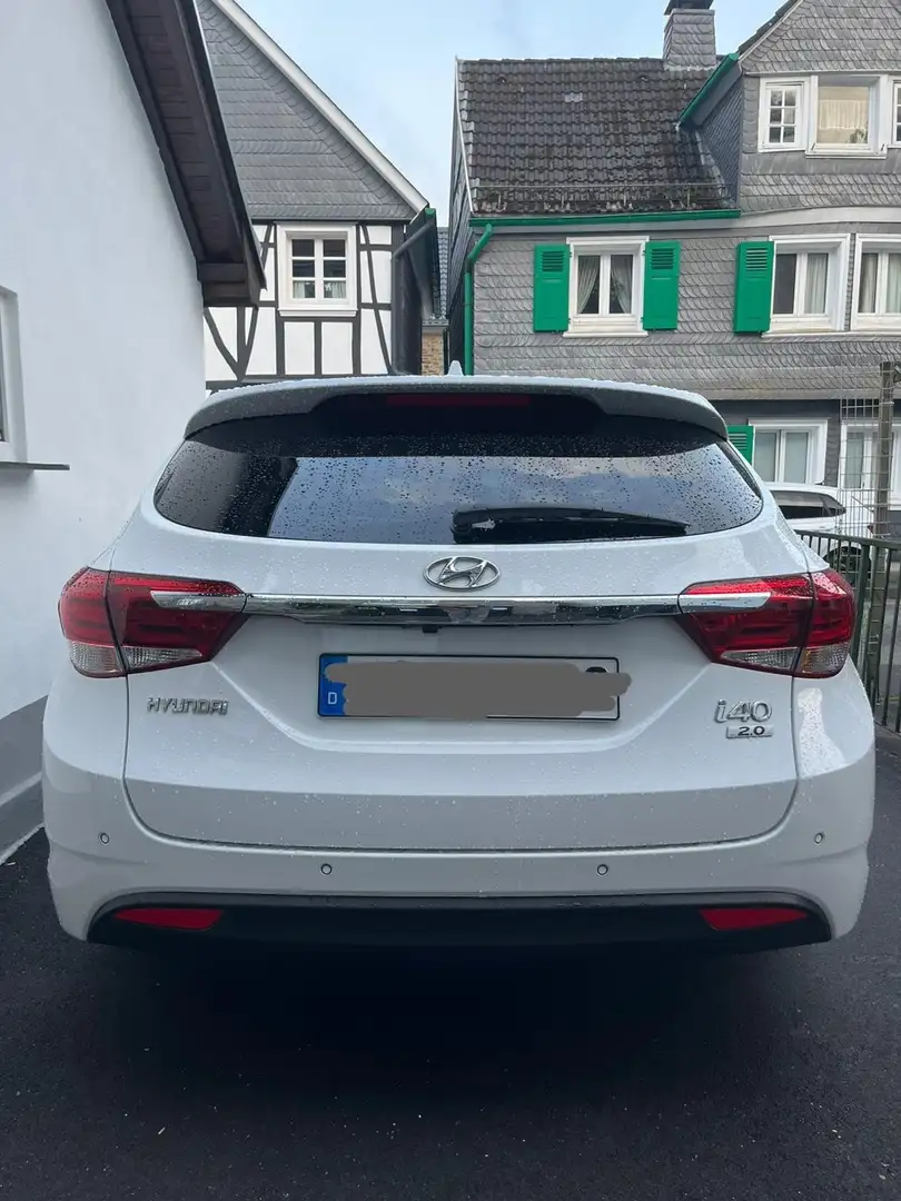 Hyundai i40 Kombi 2.0 Trend Blanc - 2