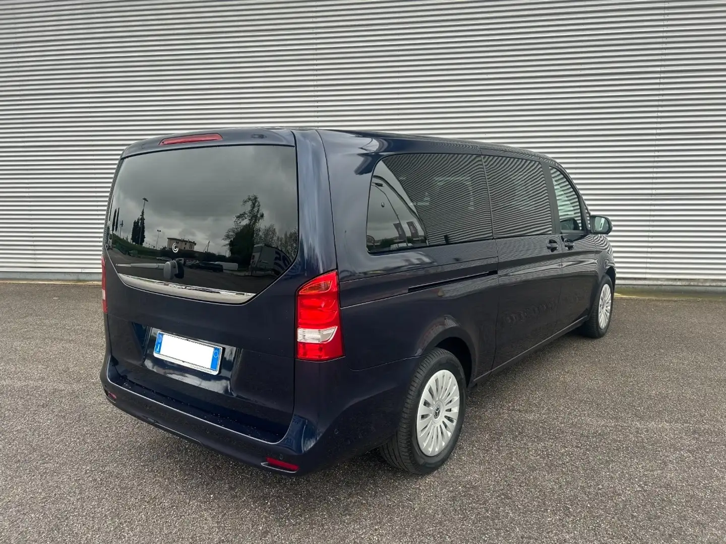 Mercedes-Benz V 220 V Extralong 220 d Executive 4matic auto Blu/Azzurro - 2