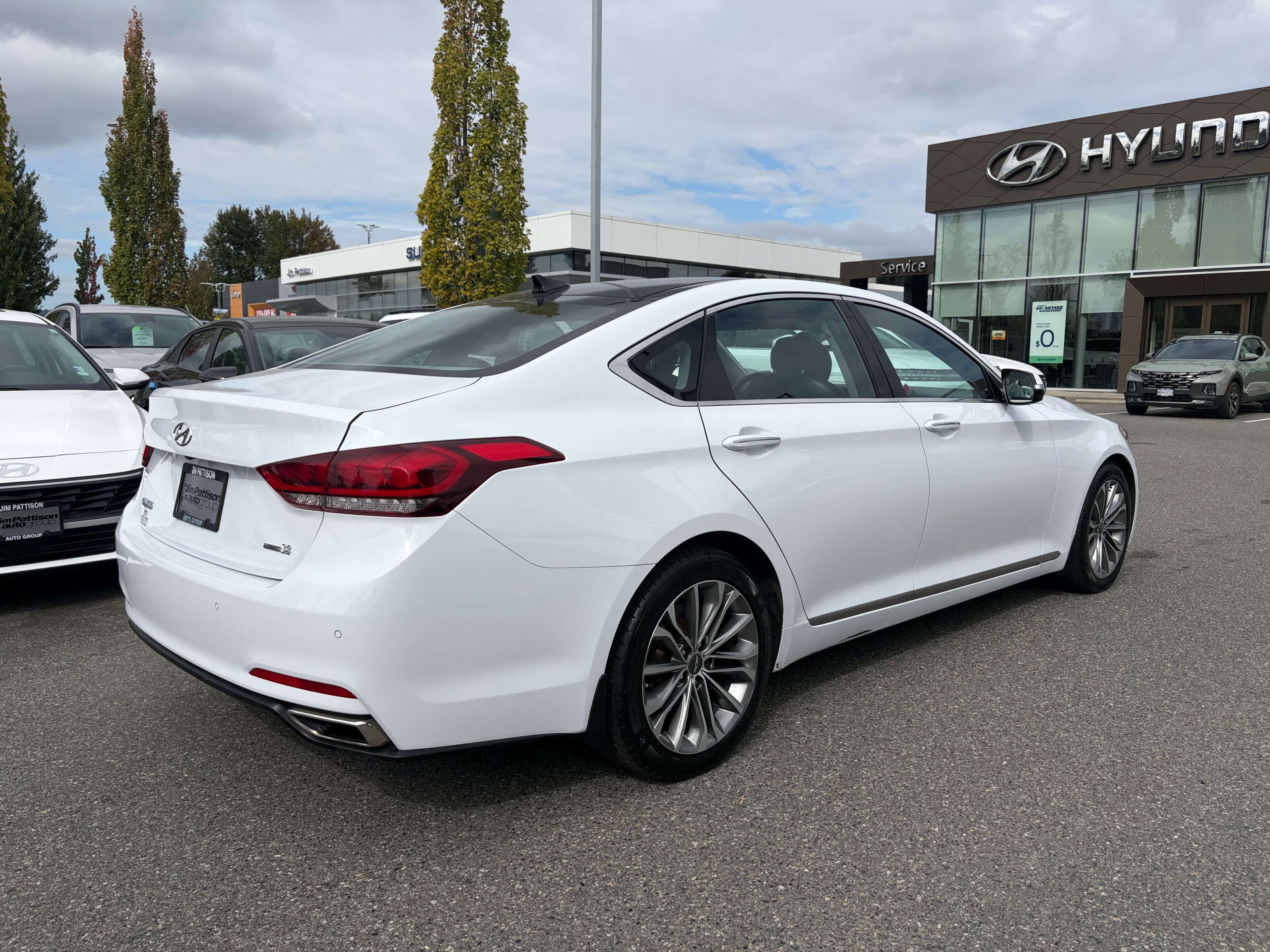 2015 Hyundai Genesis Technology, No Accident Local Low KM! — снимка 1