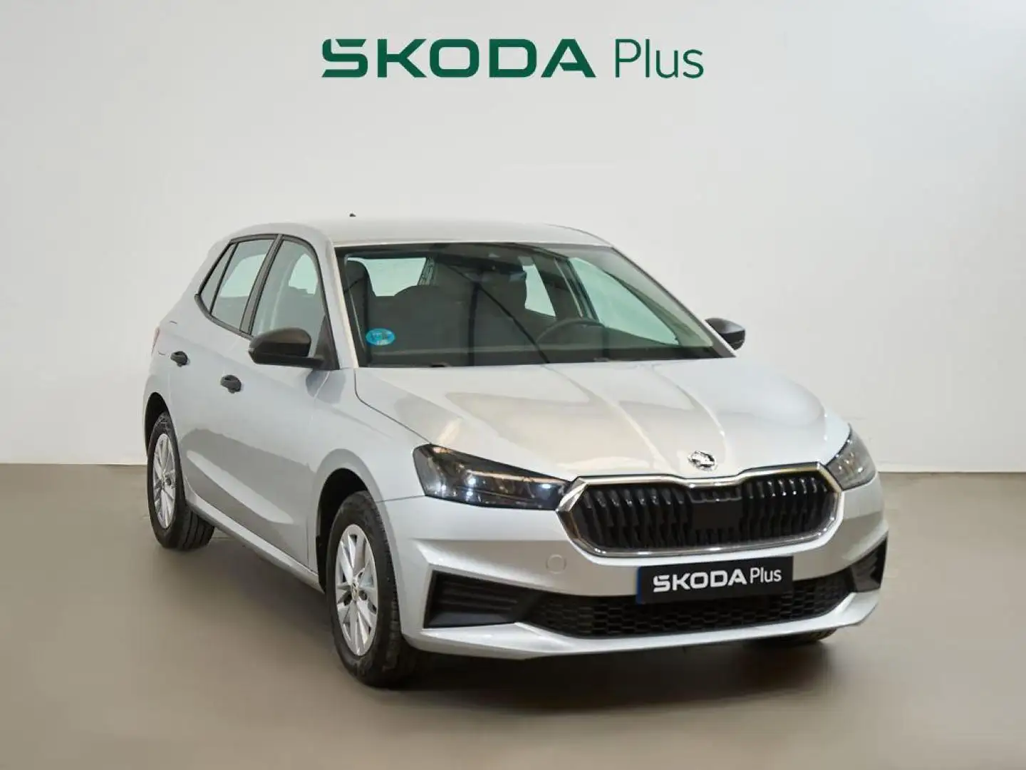Skoda Fabia 1.0 MPI Essence 59kW Plateado - 1