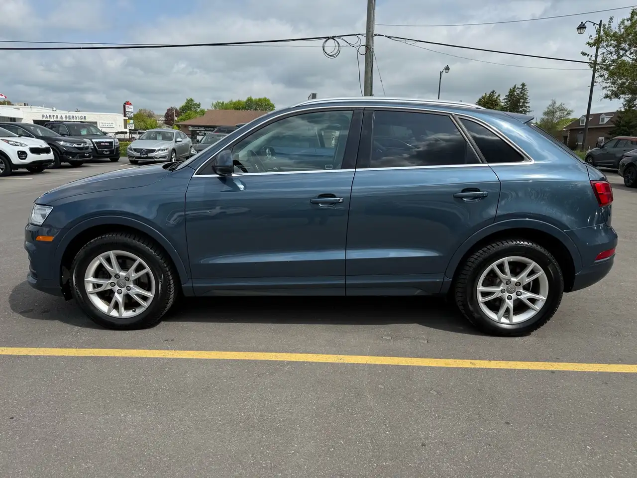 Audi Q3 photo Audi Q3