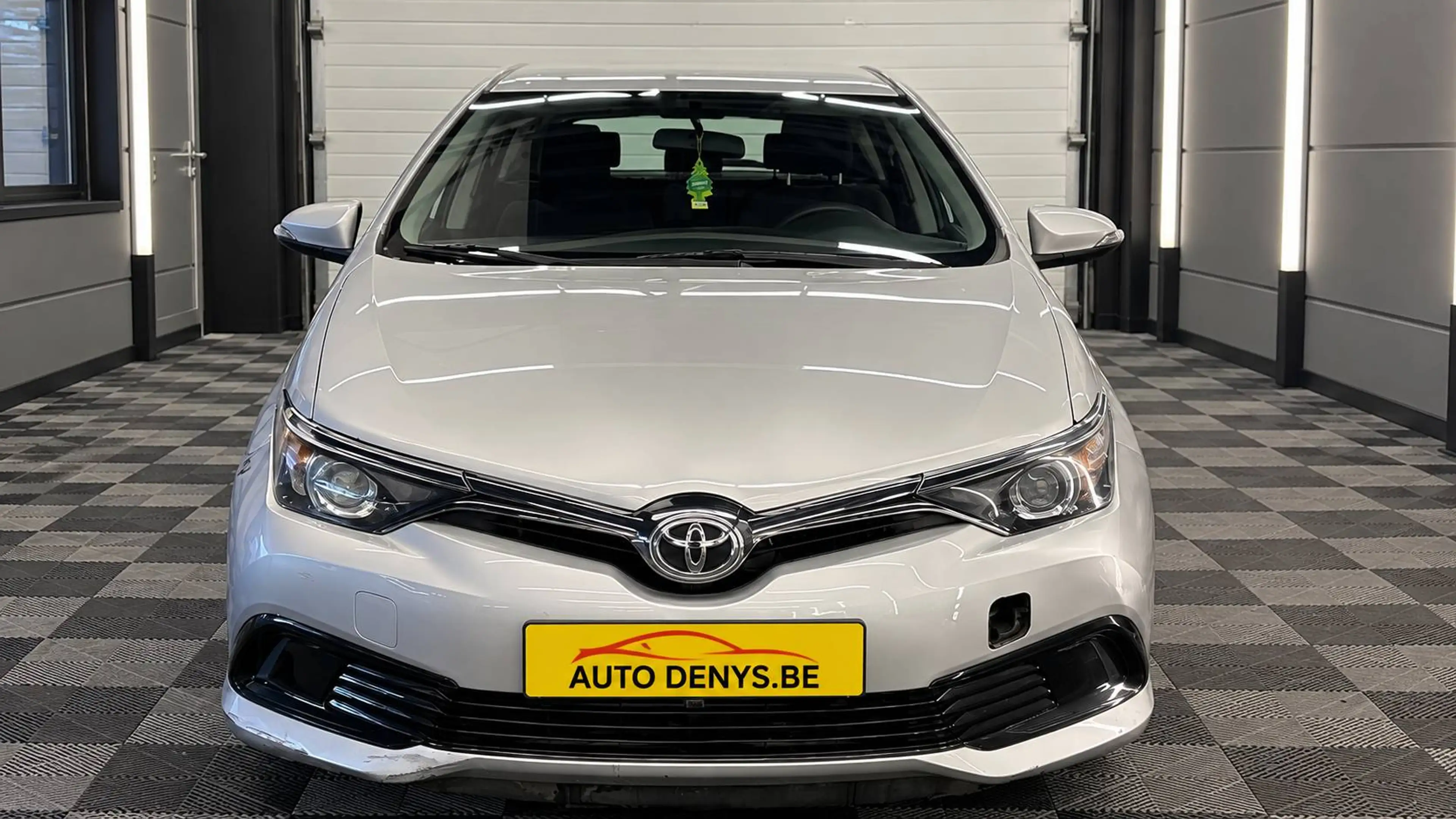 Toyota Auris 1.33i VVT-i bj. 11/2015 78000km Euro 6 — photo 2