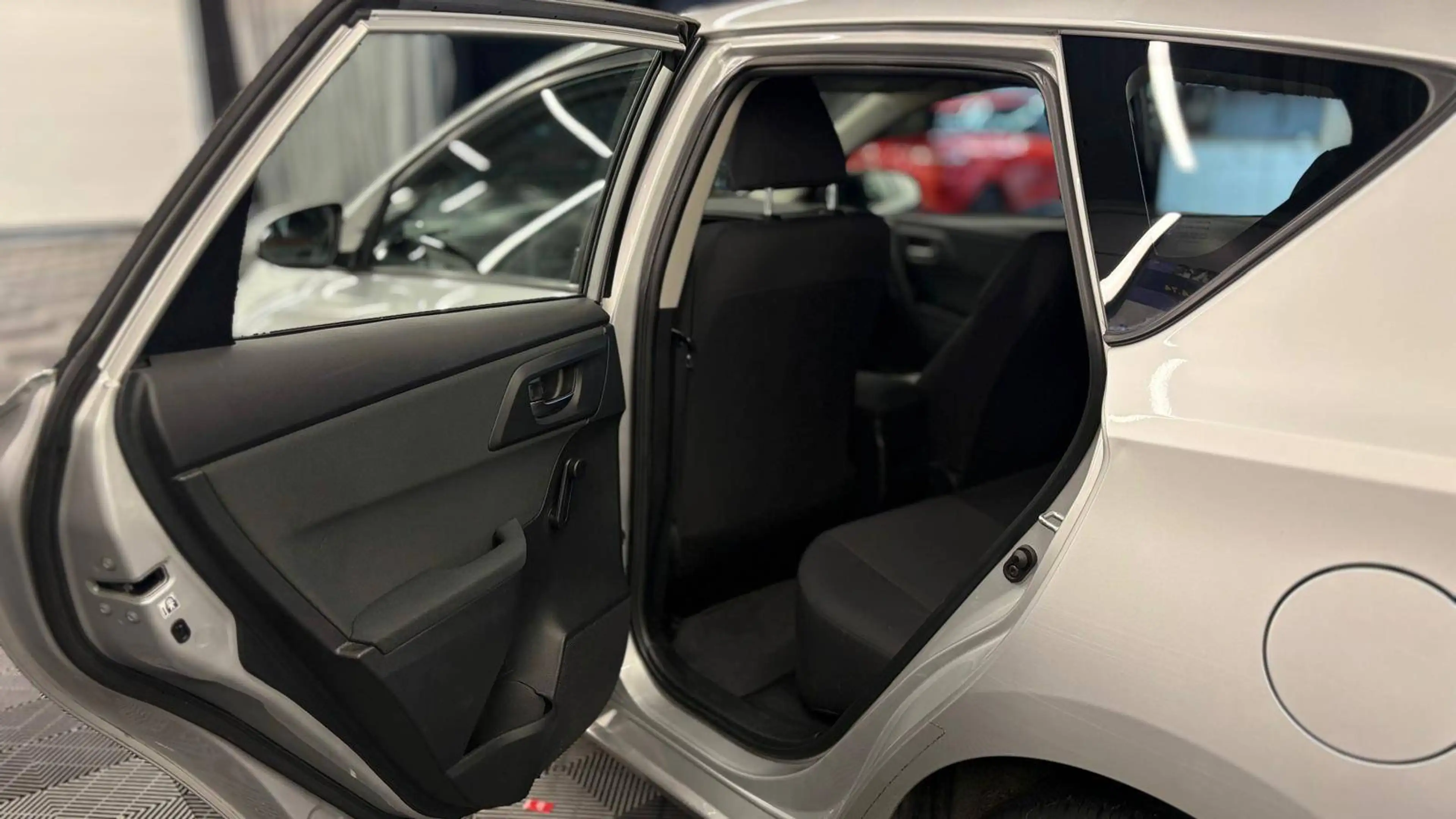 Toyota Auris 1.33i VVT-i bj. 11/2015 78000km Euro 6 — photo 14
