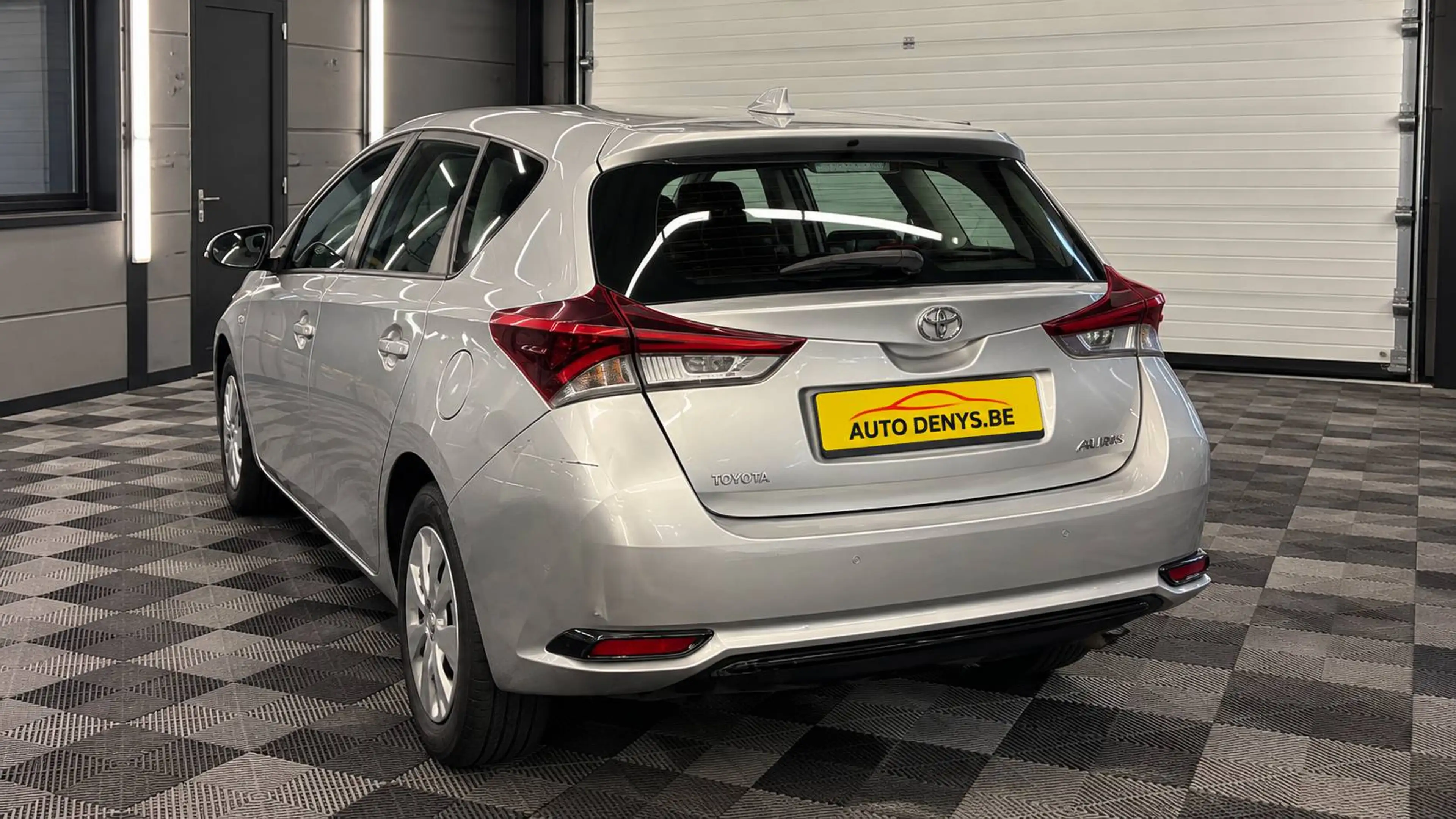Toyota Auris 1.33i VVT-i bj. 11/2015 78000km Euro 6 — photo 6