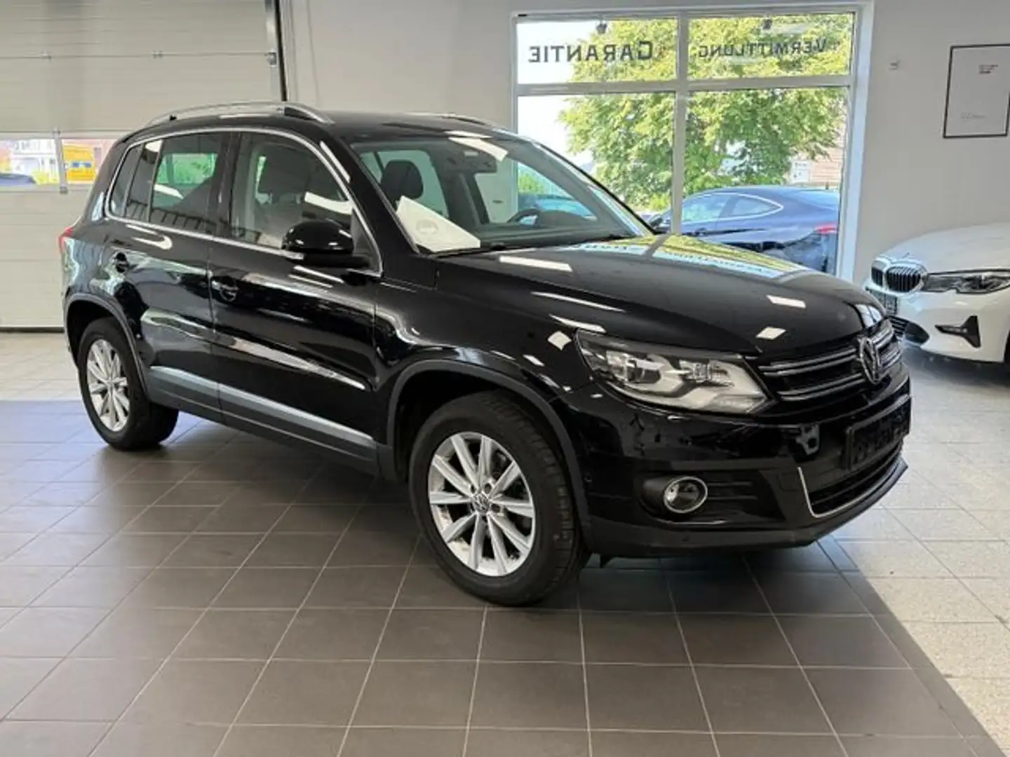Volkswagen Tiguan Volkswagen Tiguan Sport & Style BMT 4Motion/Garant Schwarz - 2