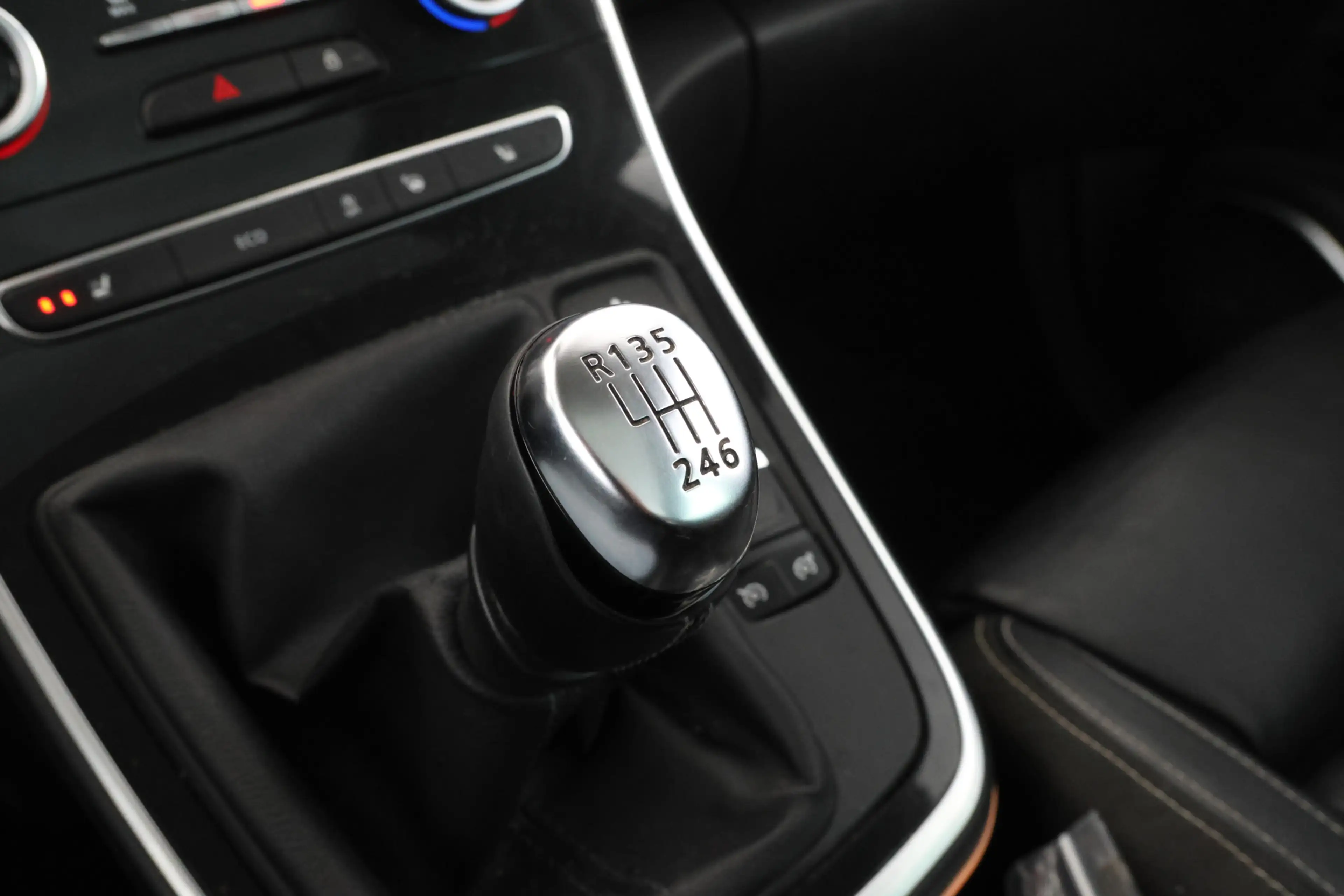 Renault Scenic 1.2 TCe Bose Volleder, Bose, Navigatie — photo 27