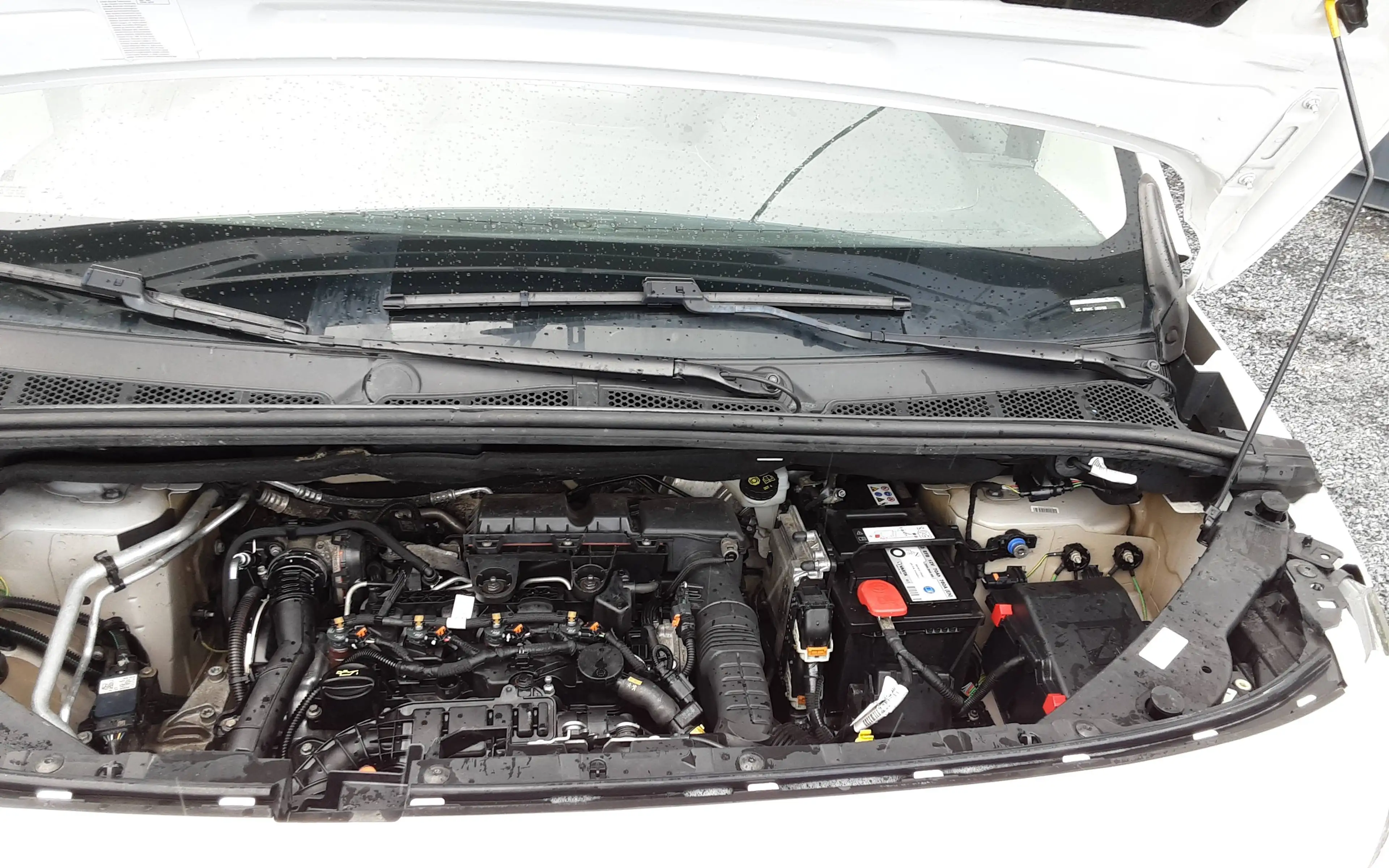 Peugeot Partner utilitaire — photo 13