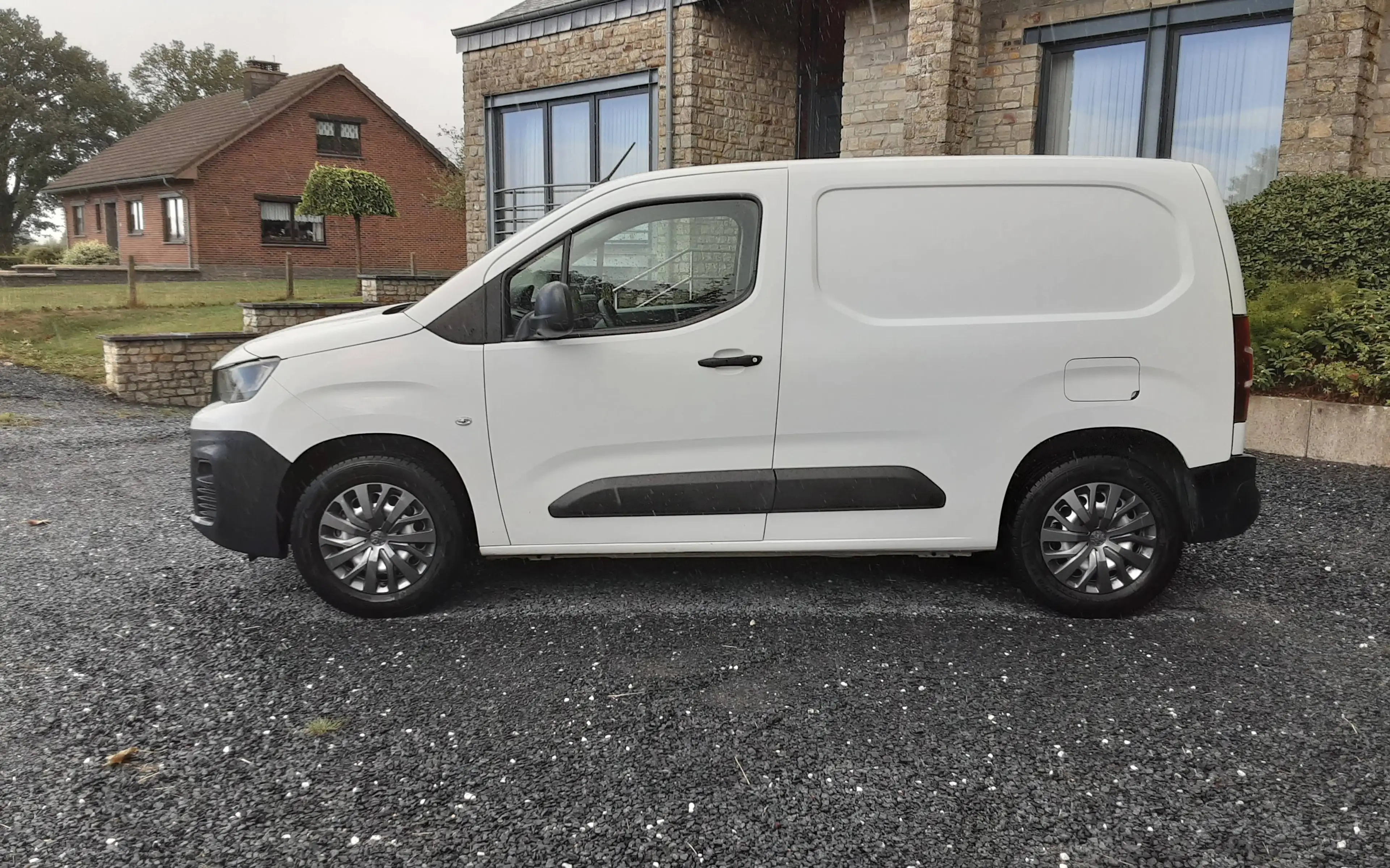 Peugeot Partner utilitaire — photo 7
