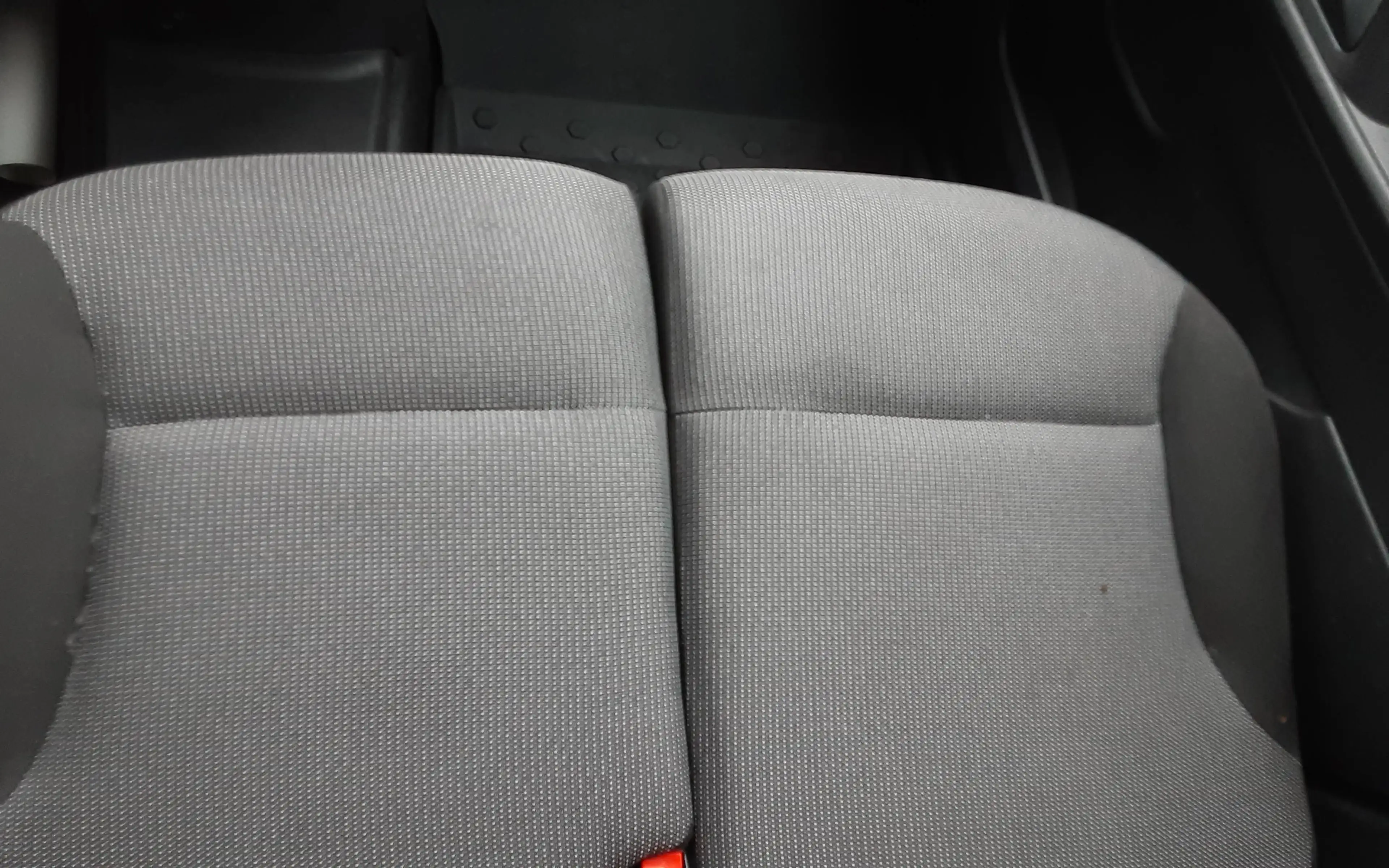 Peugeot Partner utilitaire — photo 9