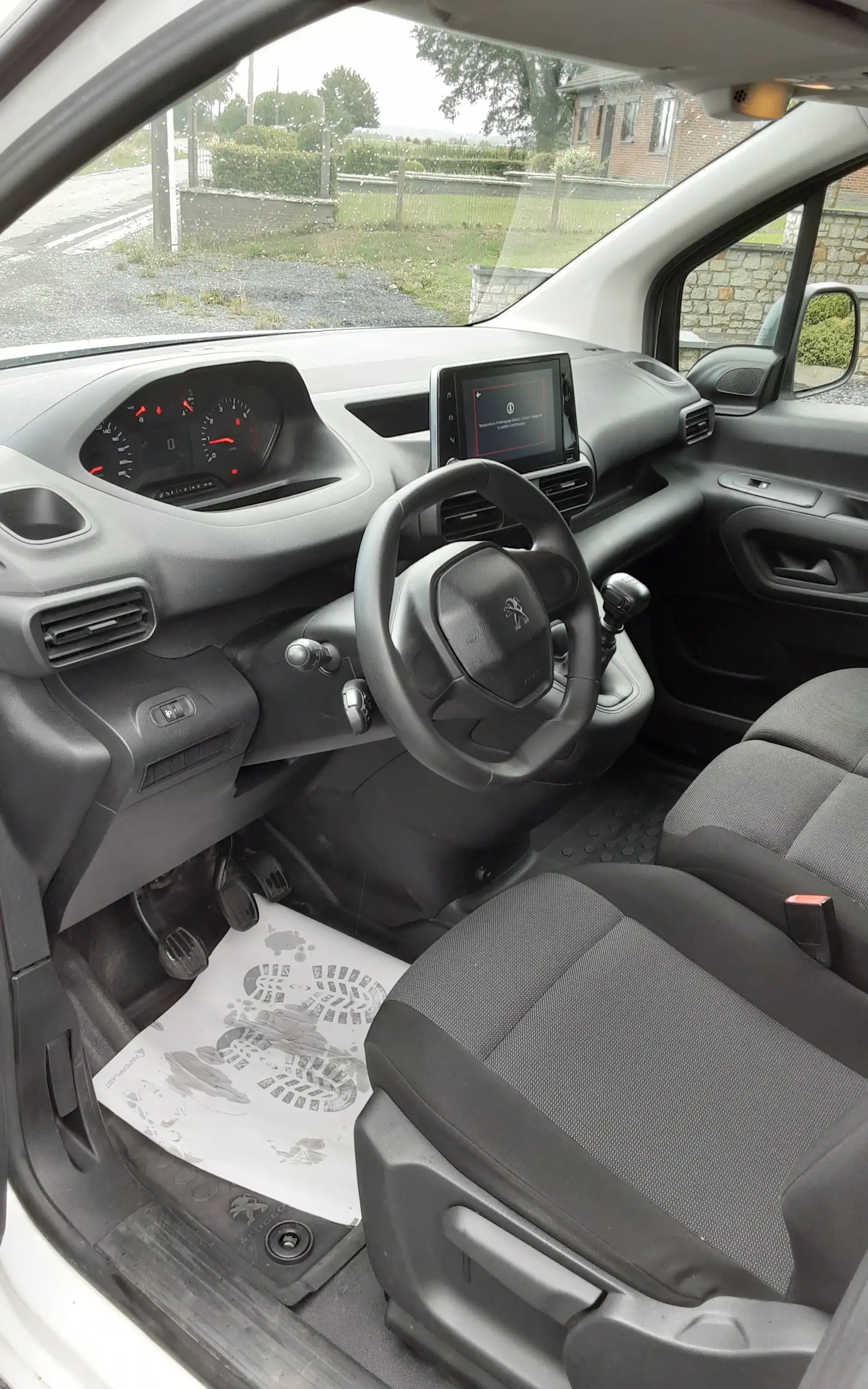 Peugeot Partner utilitaire — photo 12