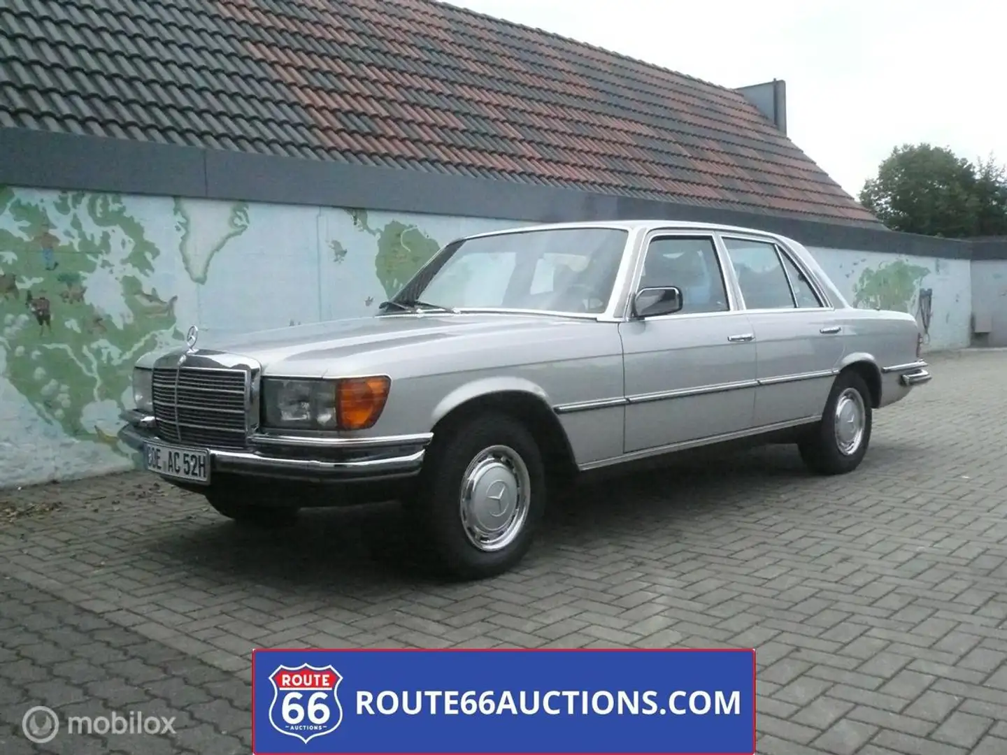 Mercedes-Benz 350 SE Sedan | Route 66 Auctions Gris - 1