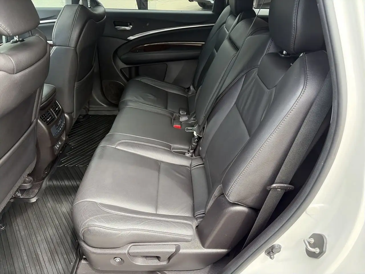 Acura MDX снимка Acura MDX