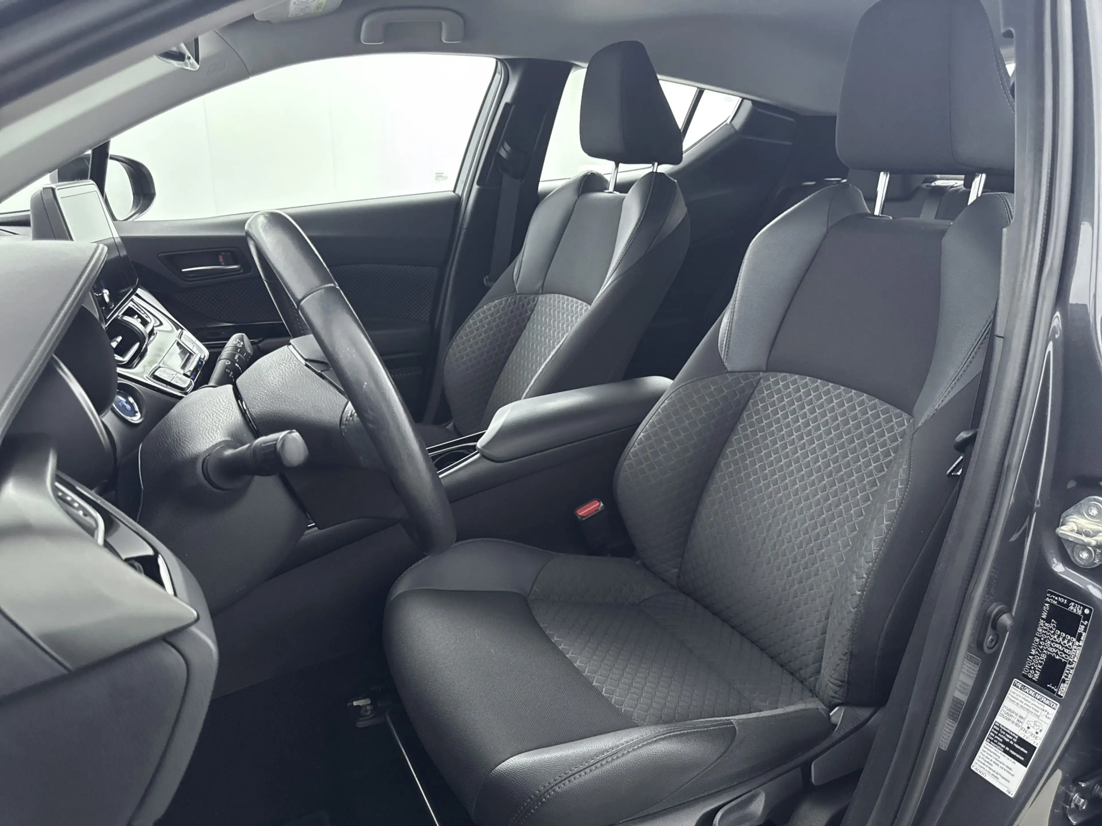 Toyota C-HR 1.8 Hybrid Dynamic Navi | Apple Carplay/Android Au — photo 15