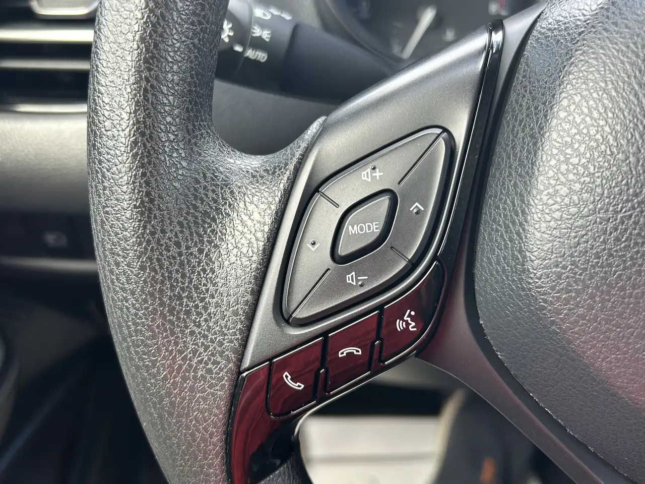 Toyota C-HR снимка Toyota C-HR