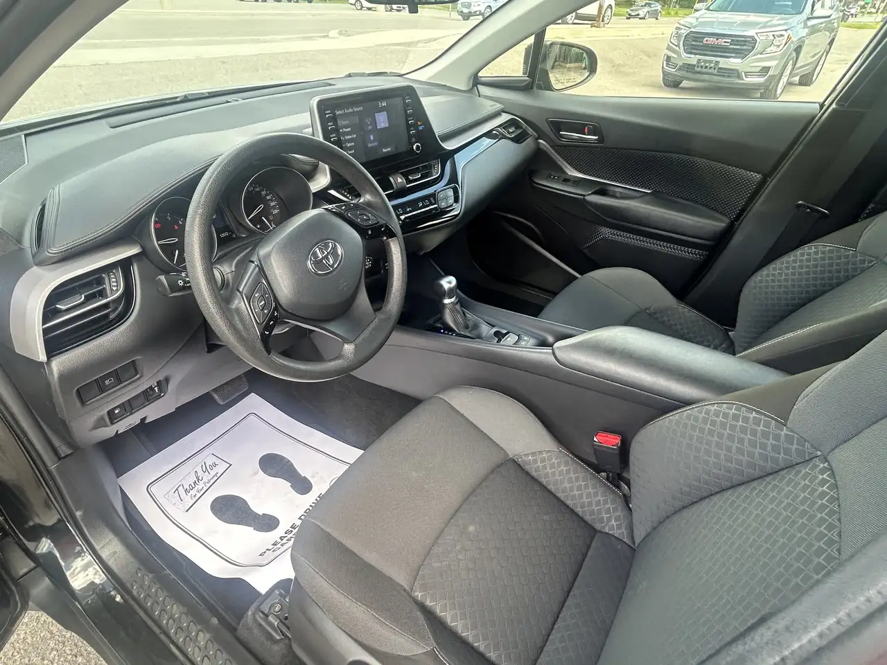 Toyota C-HR снимка Toyota C-HR