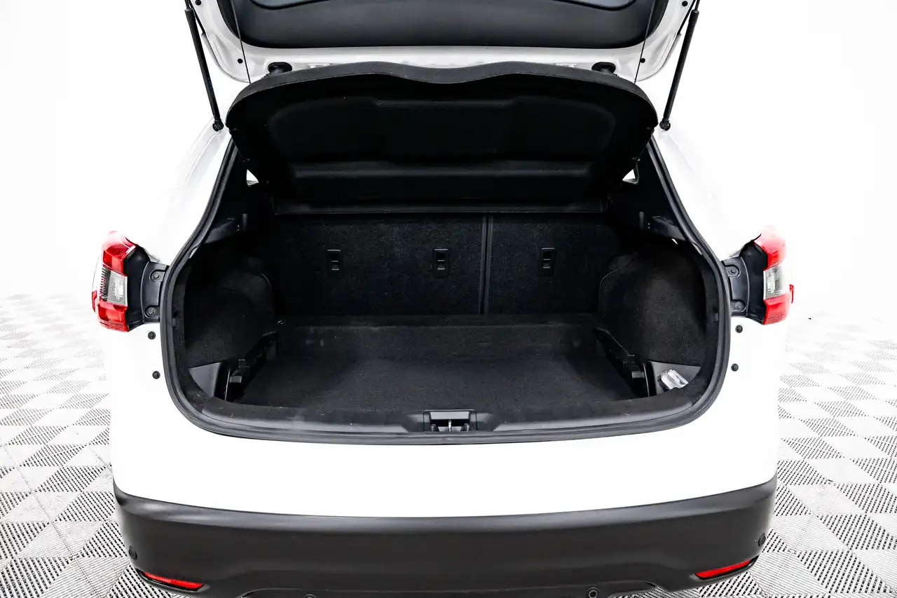 Nissan Qashqai снимка Nissan Qashqai
