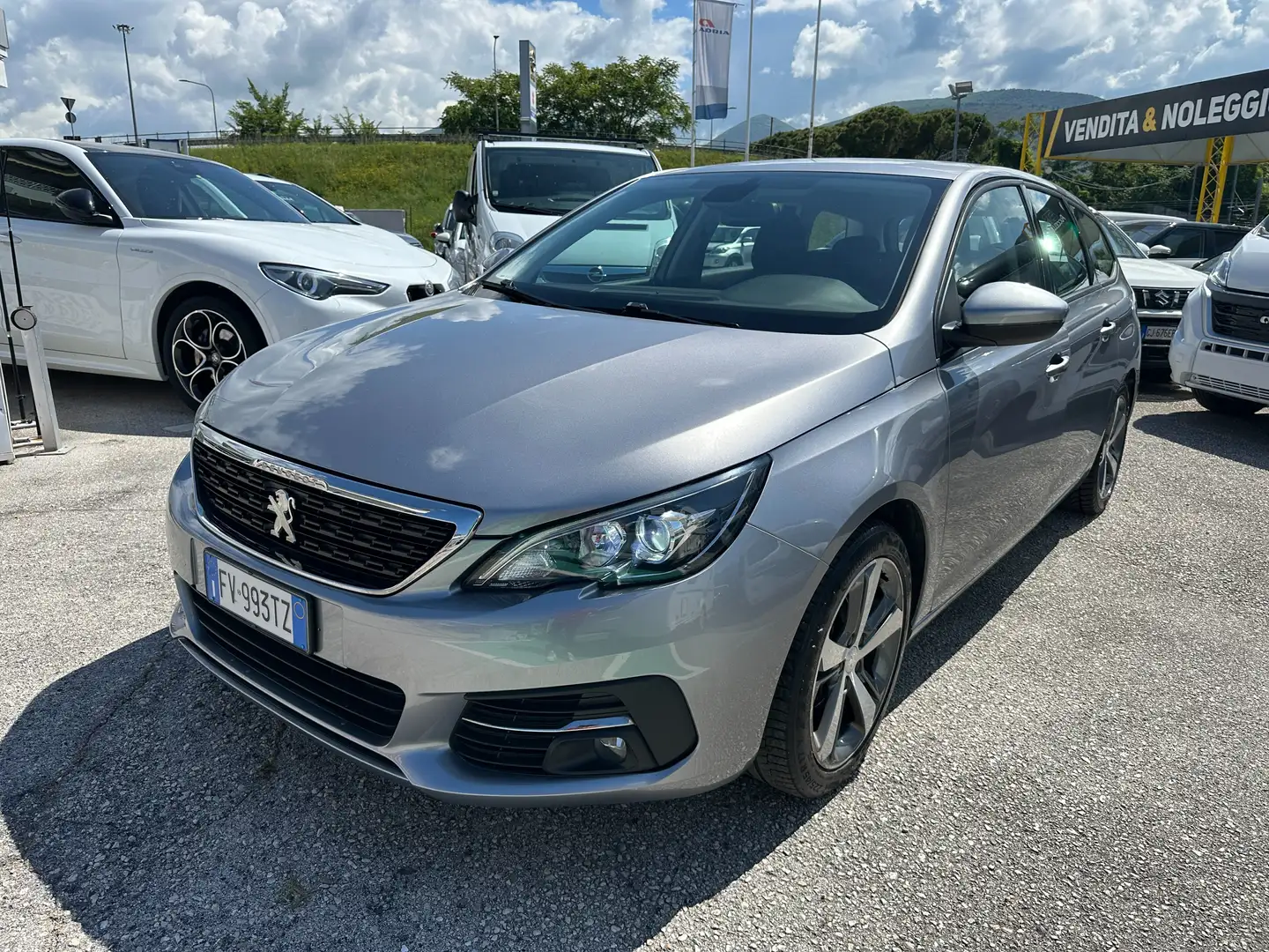 Peugeot 308 SW 1.5 bluehdi Active s Grijs - 1
