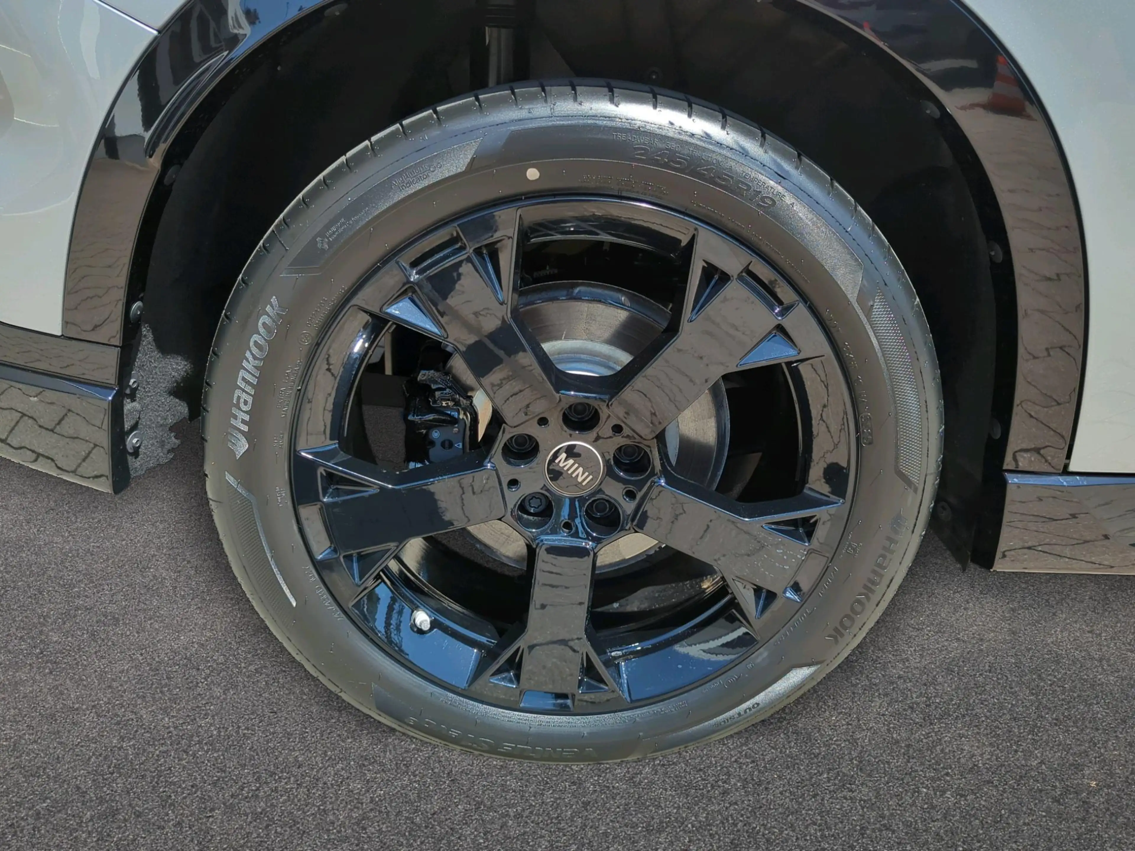 MINI Countryman S All4 John Cooper Works Trim — photo 10