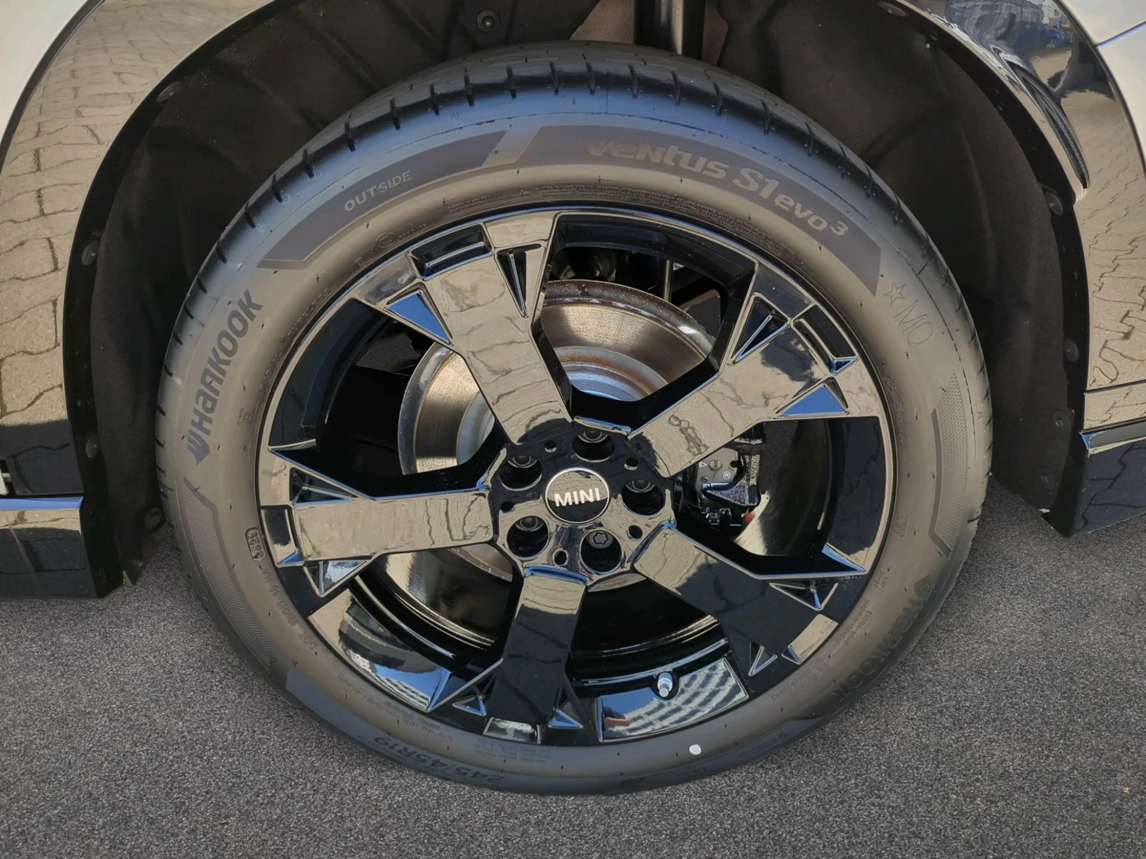 MINI Countryman S All4 John Cooper Works Trim — photo 8