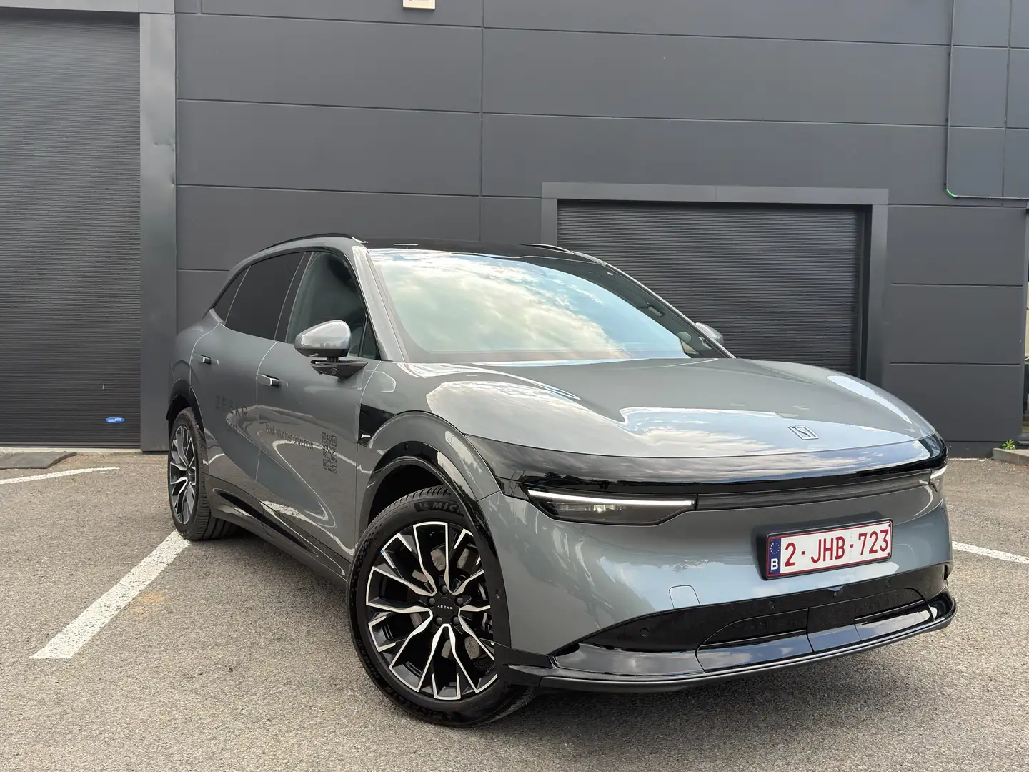 Zeekr 7X Long Range RWD Grau - 1