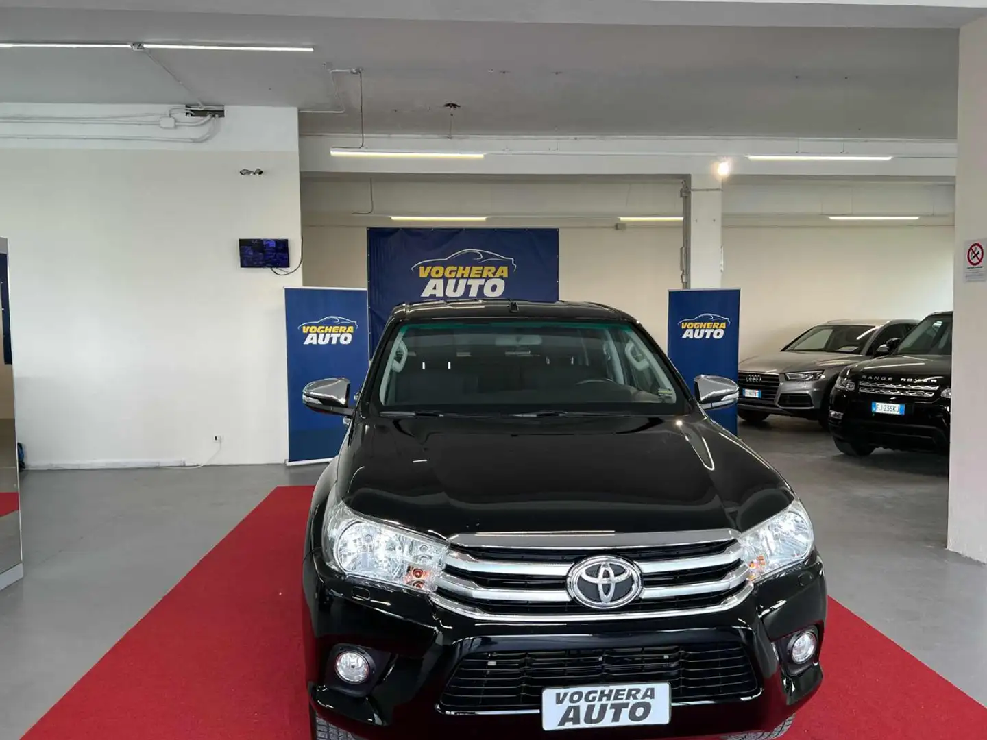 Toyota Hilux 2.4 D-4D 4WD 4 porte Double Cab Lounge Nero - 1