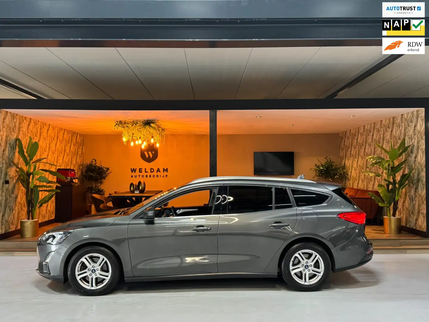 Ford Focus 1.0 EcoBoost Hybrid Titanium X Business Garantie C Grijs - 1