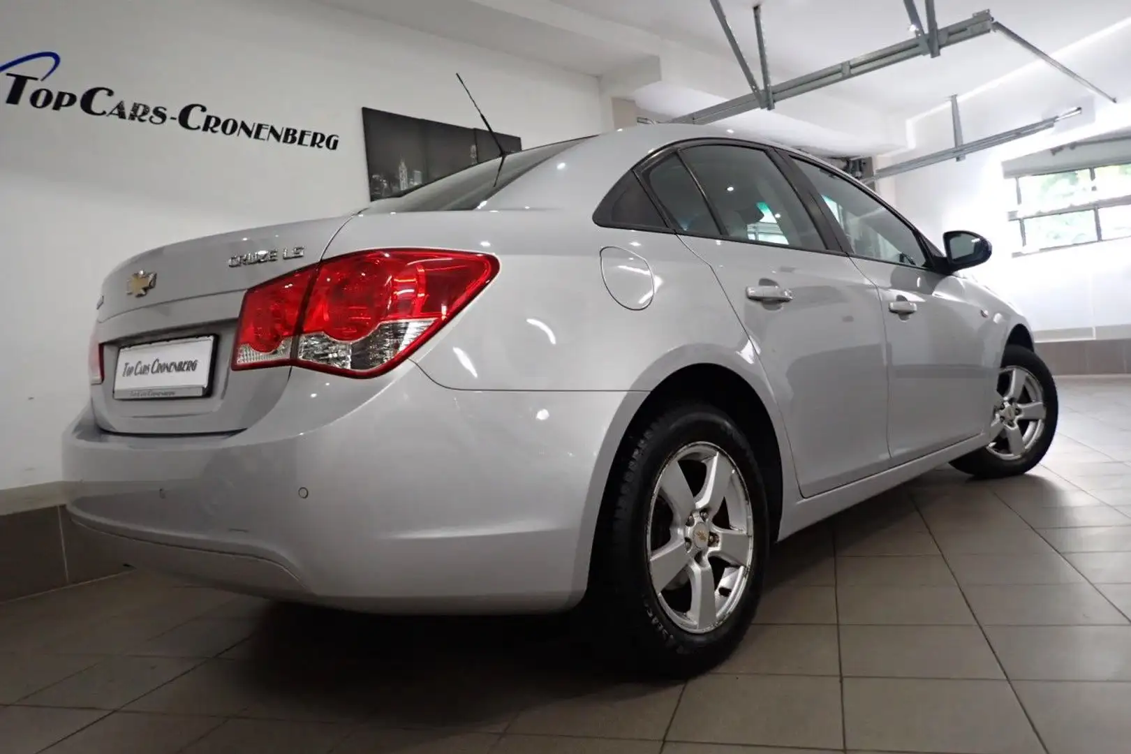 Chevrolet Cruze 1.6 LS Limousine*Klima*TÜV 03/26*EURO5*PDC Silber - 2