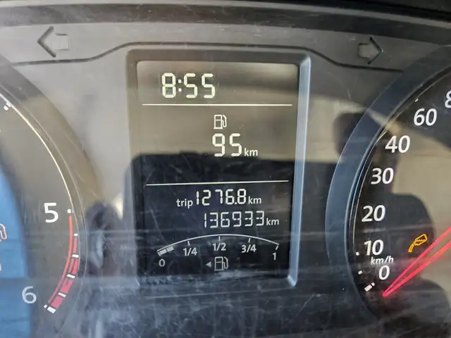 Volkswagen Transporter view 6