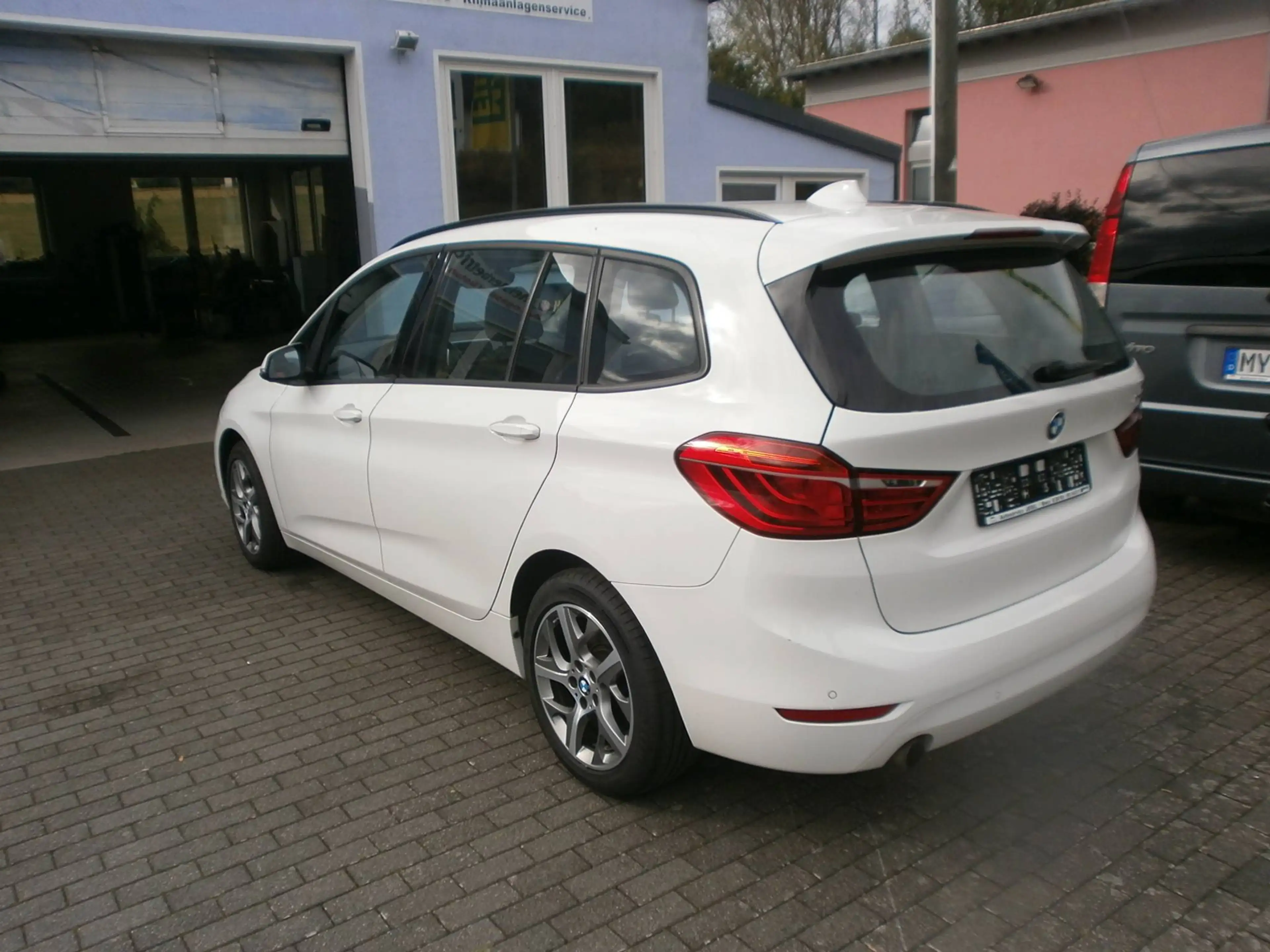 BMW 218 218 i Advantage — photo 6