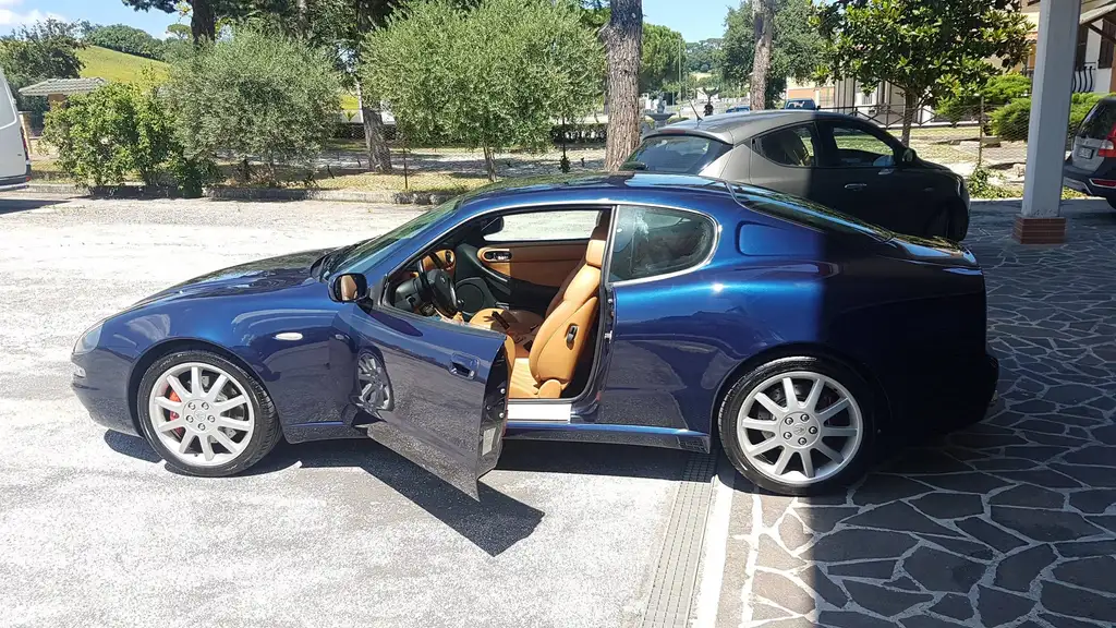 Maserati Coupe 2002 из Европы — купить под ключ