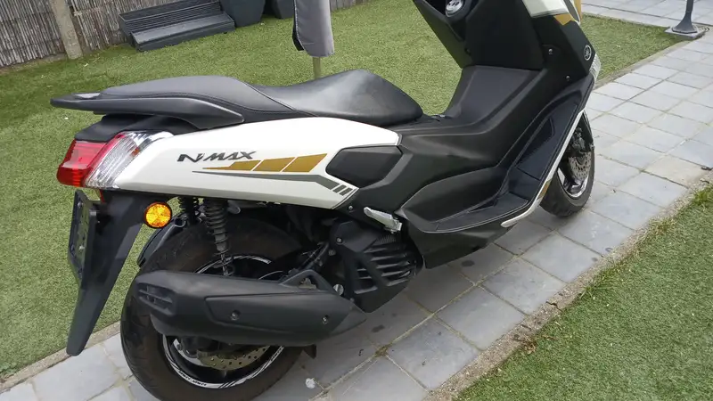 Yamaha NMAX - foto 4