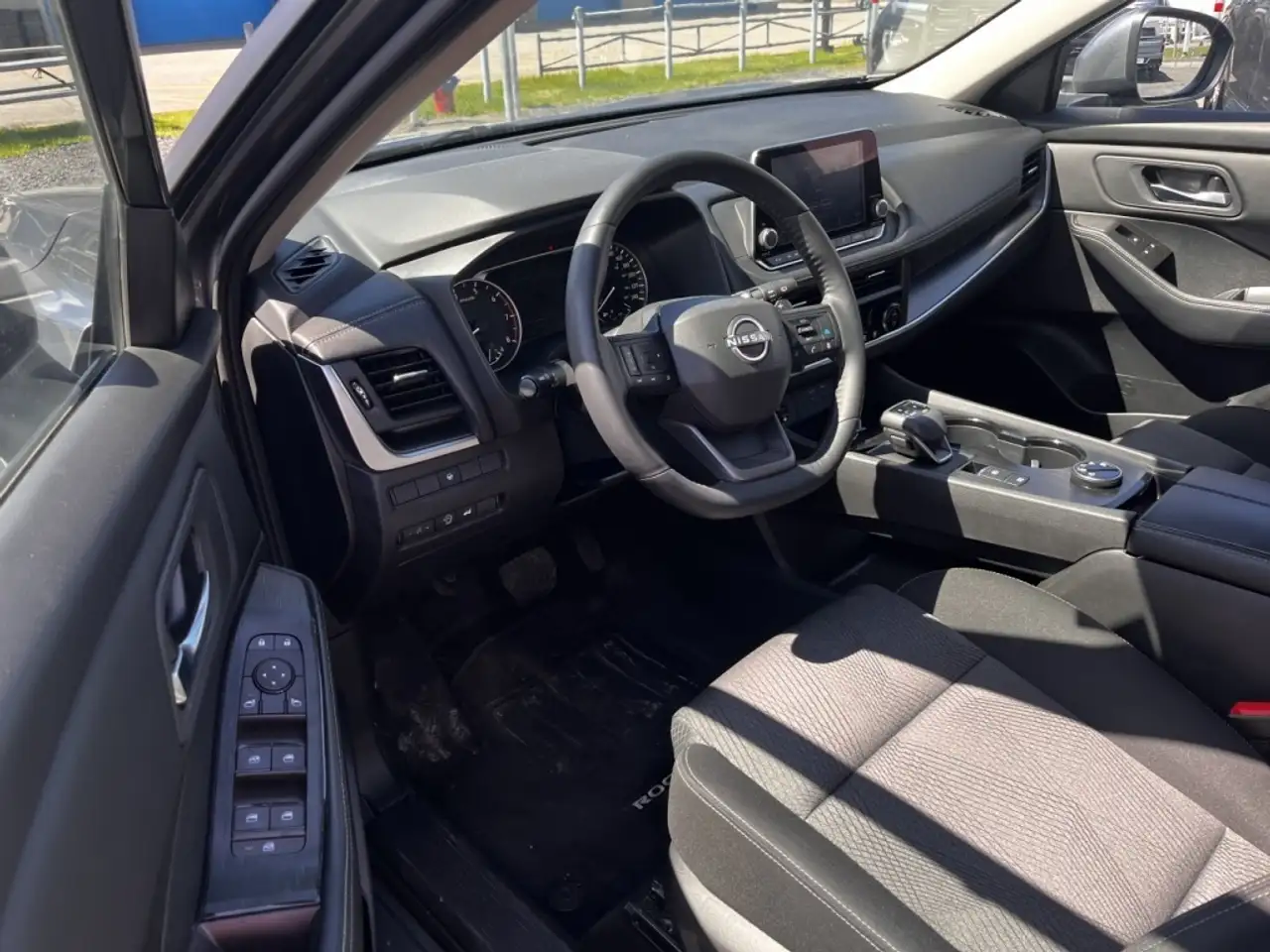 Nissan Rogue снимка Nissan Rogue