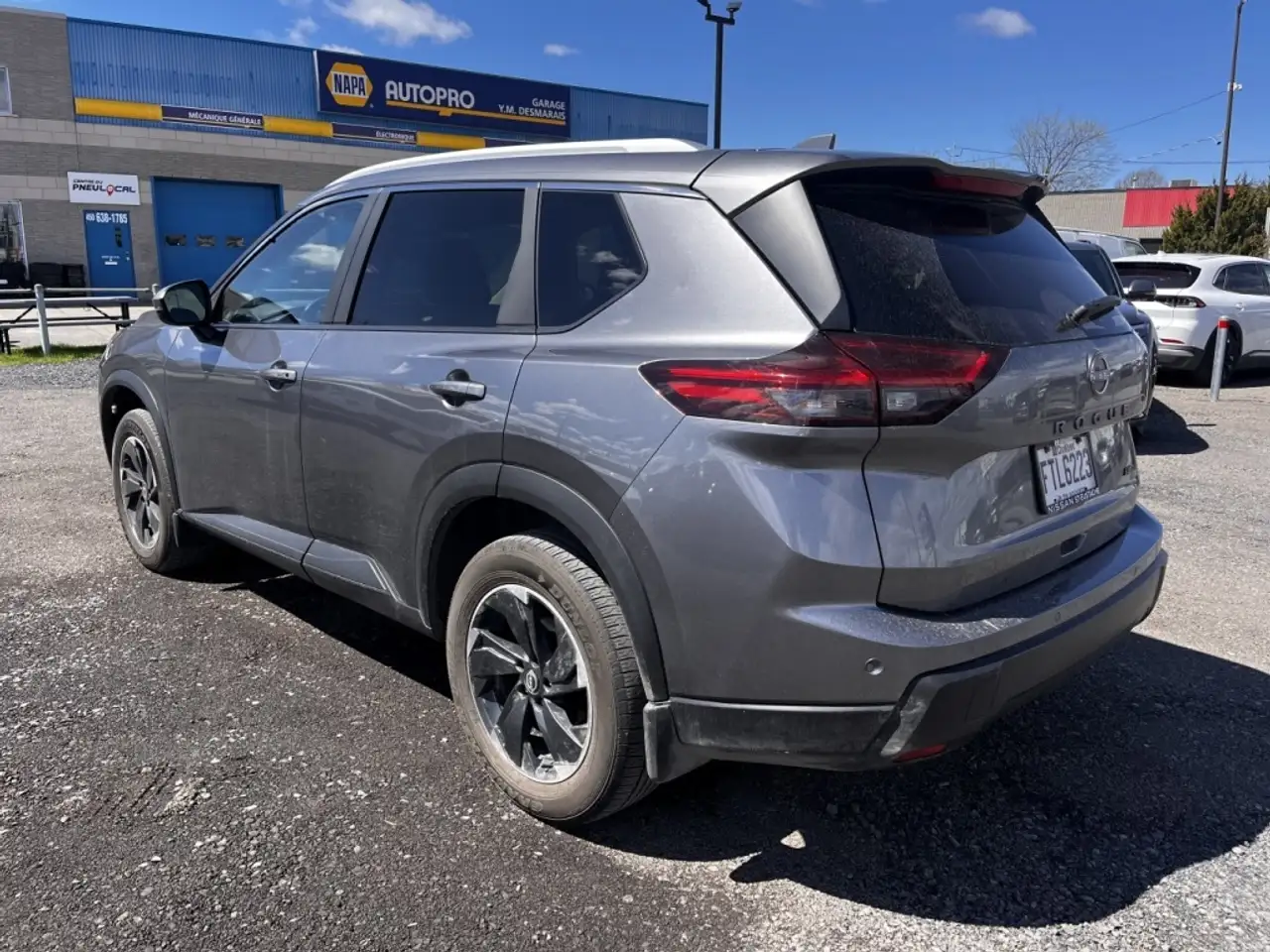Nissan Rogue снимка Nissan Rogue