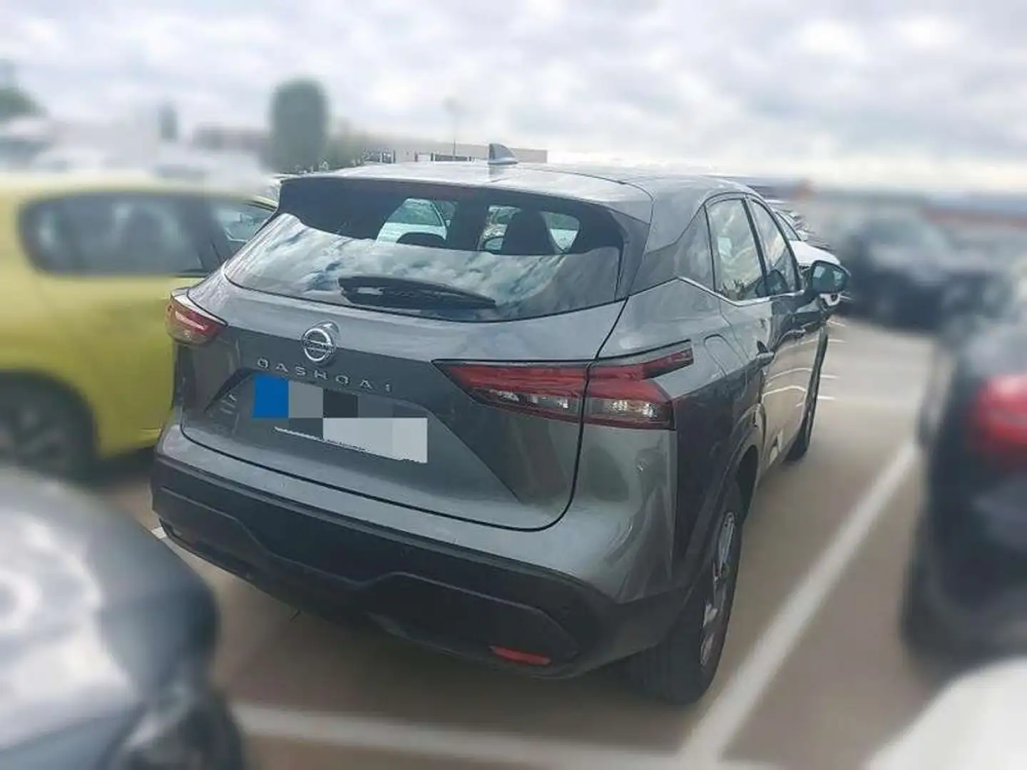 Nissan Qashqai DIG-T 103kW (140CV) mHEV 4x2 Acenta Gris - 2