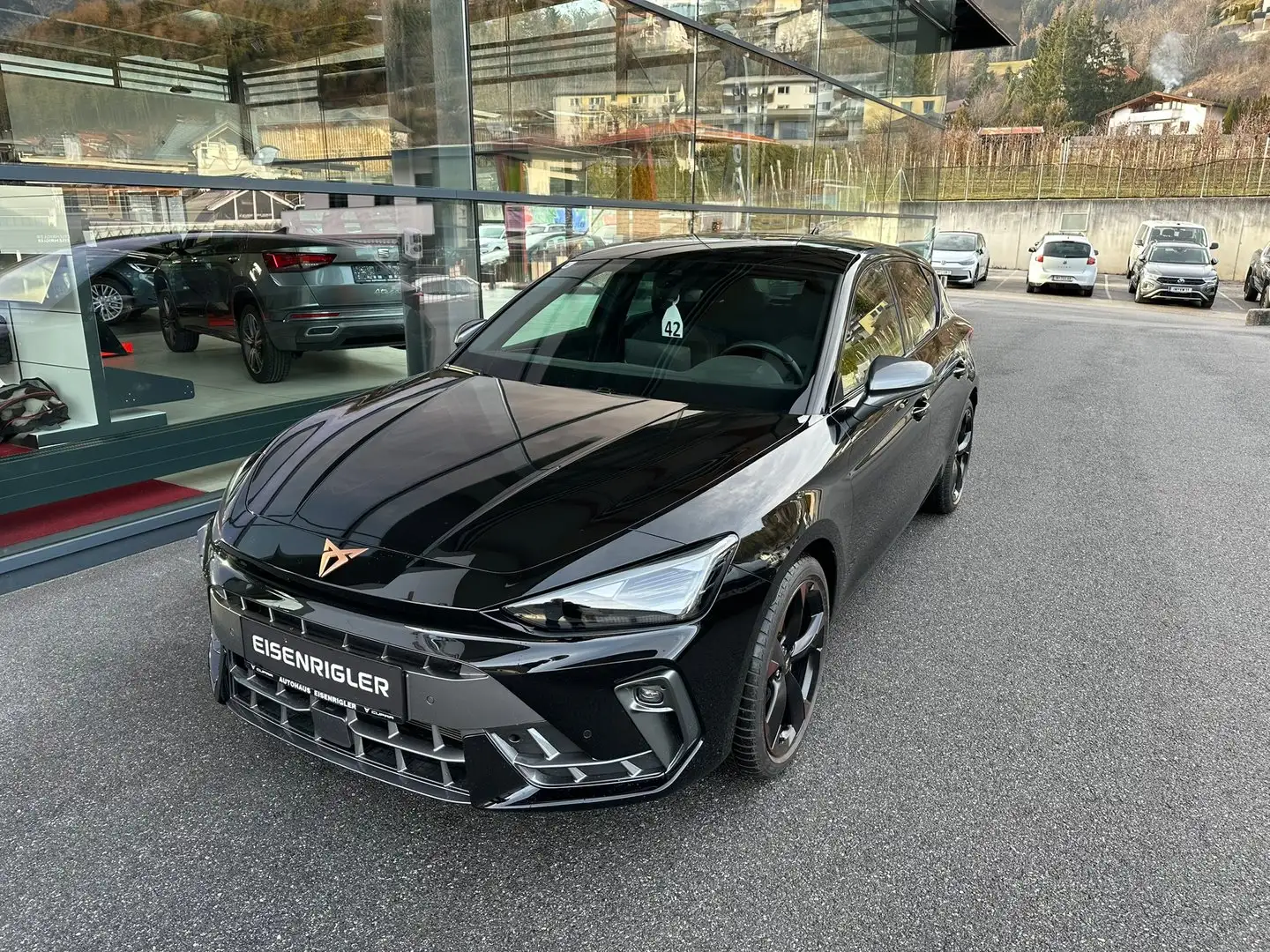 CUPRA Leon 1.5 eTSI DSG 150 PS ACT Schwarz - 1
