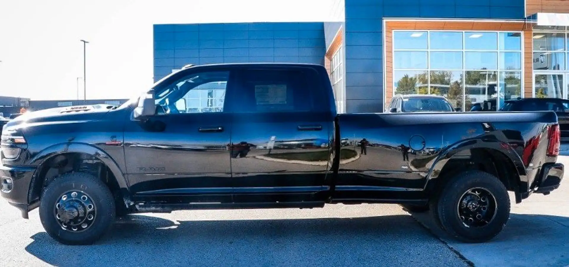 Dodge RAM 3500 Dually Crew Cab Limited 6.7 TD HO Noir - 2