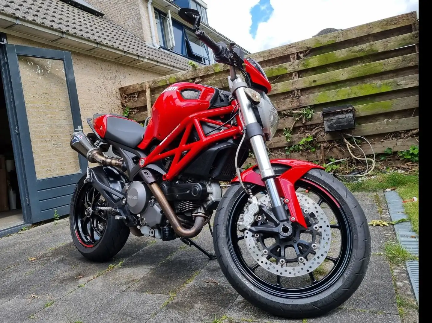 Ducati Monster 796 Red - 1