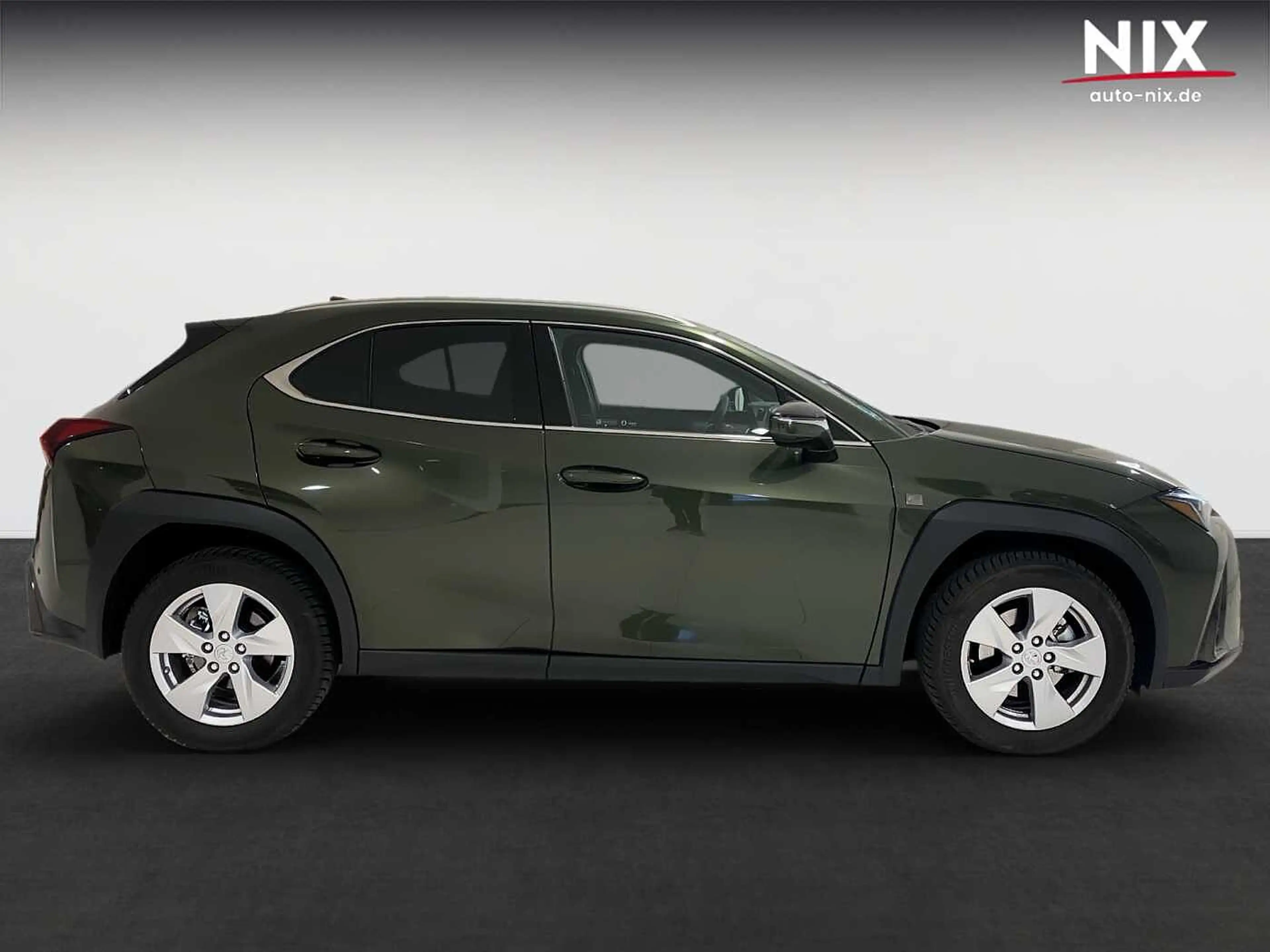 Lexus UX 300h 2.0 Hybrid F-Sport Design LED SHZ — photo 3
