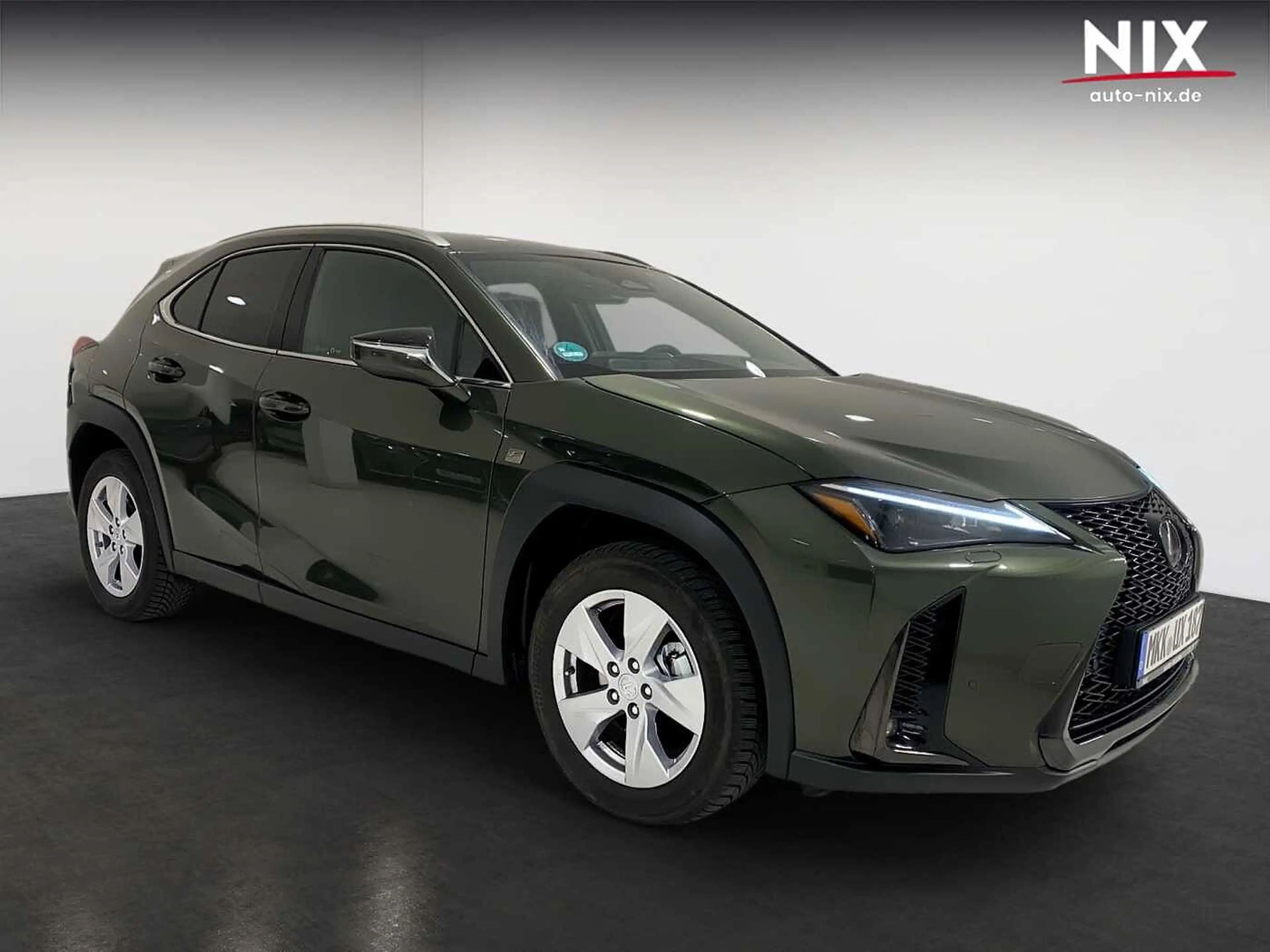 Lexus UX 300h 2.0 Hybrid F-Sport Design LED SHZ — photo 2
