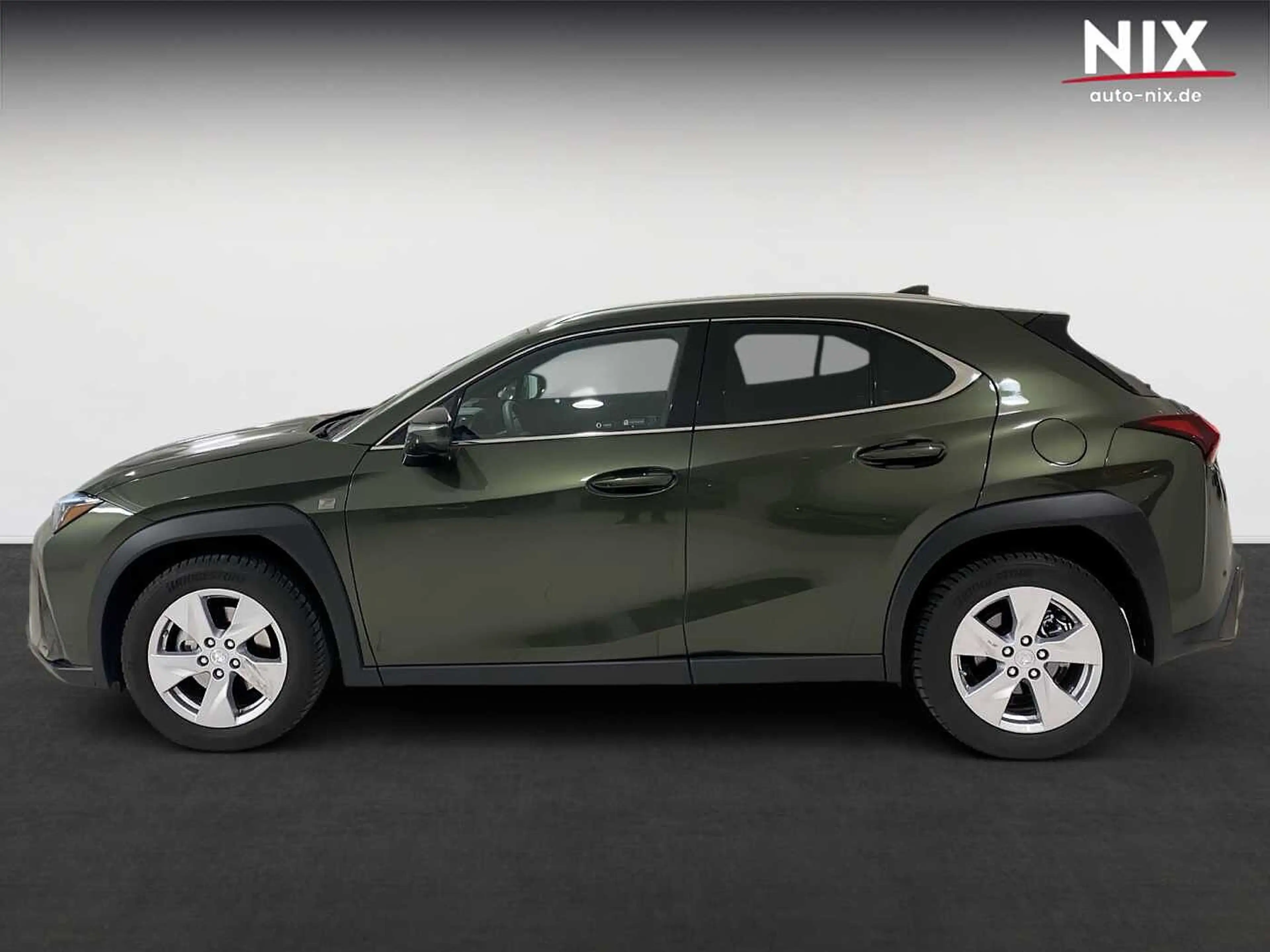 Lexus UX 300h 2.0 Hybrid F-Sport Design LED SHZ — photo 6