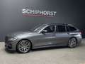 BMW 318 Touring 318i 2.0 M-Sport /Trekhaak/Head-up/live co Grijs - thumbnail 8