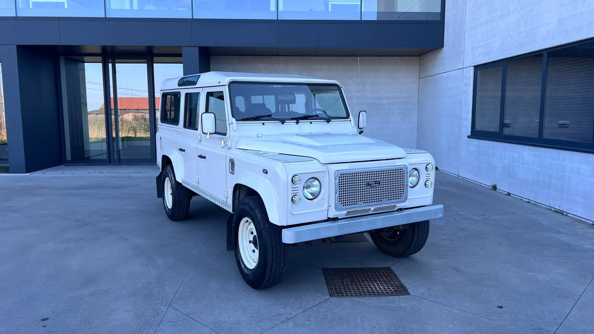 Land Rover Defender Defender 110 Station Wagon SE Bílá - 1
