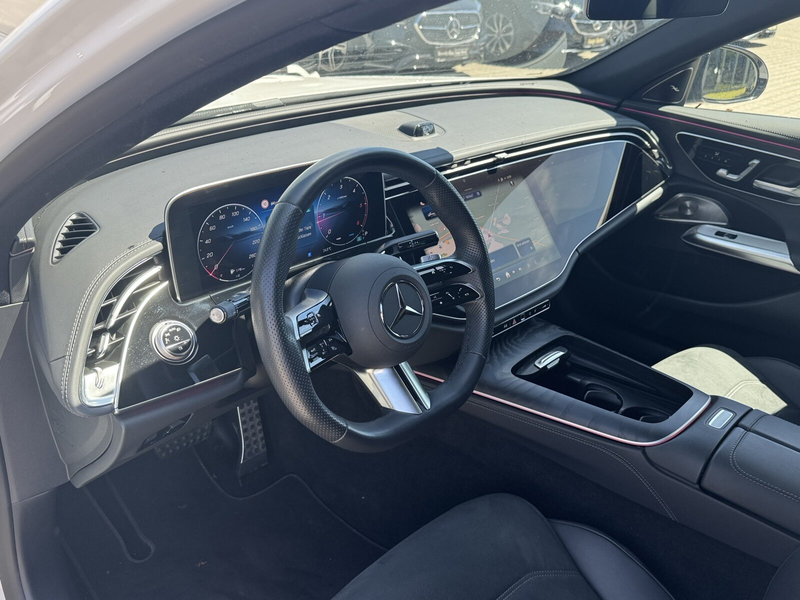Mercedes-Benz E 450 E 450 d 4M Superscreen Airmatic HinterachsL DigiLight — photo 9