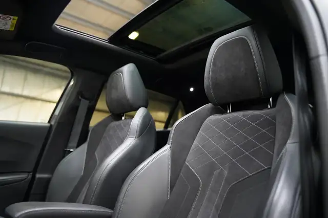 Peugeot 2008 view 12