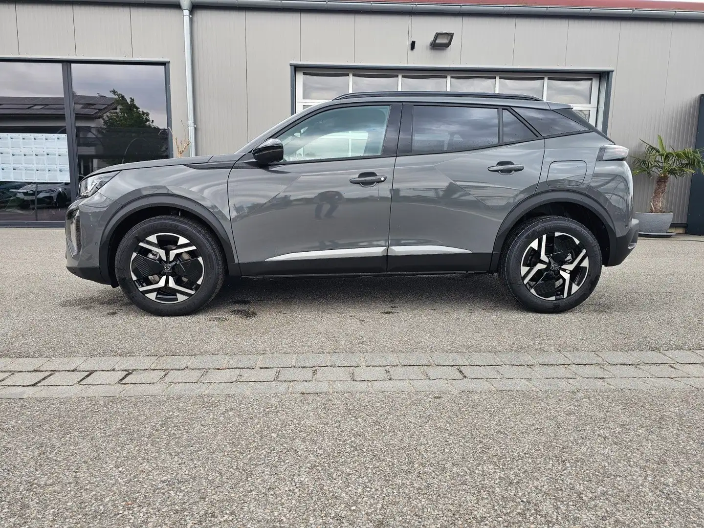 Peugeot 2008 Allure 100 PT *360° Kam*Navi*17"*ACC*SHZ* Gris - 2