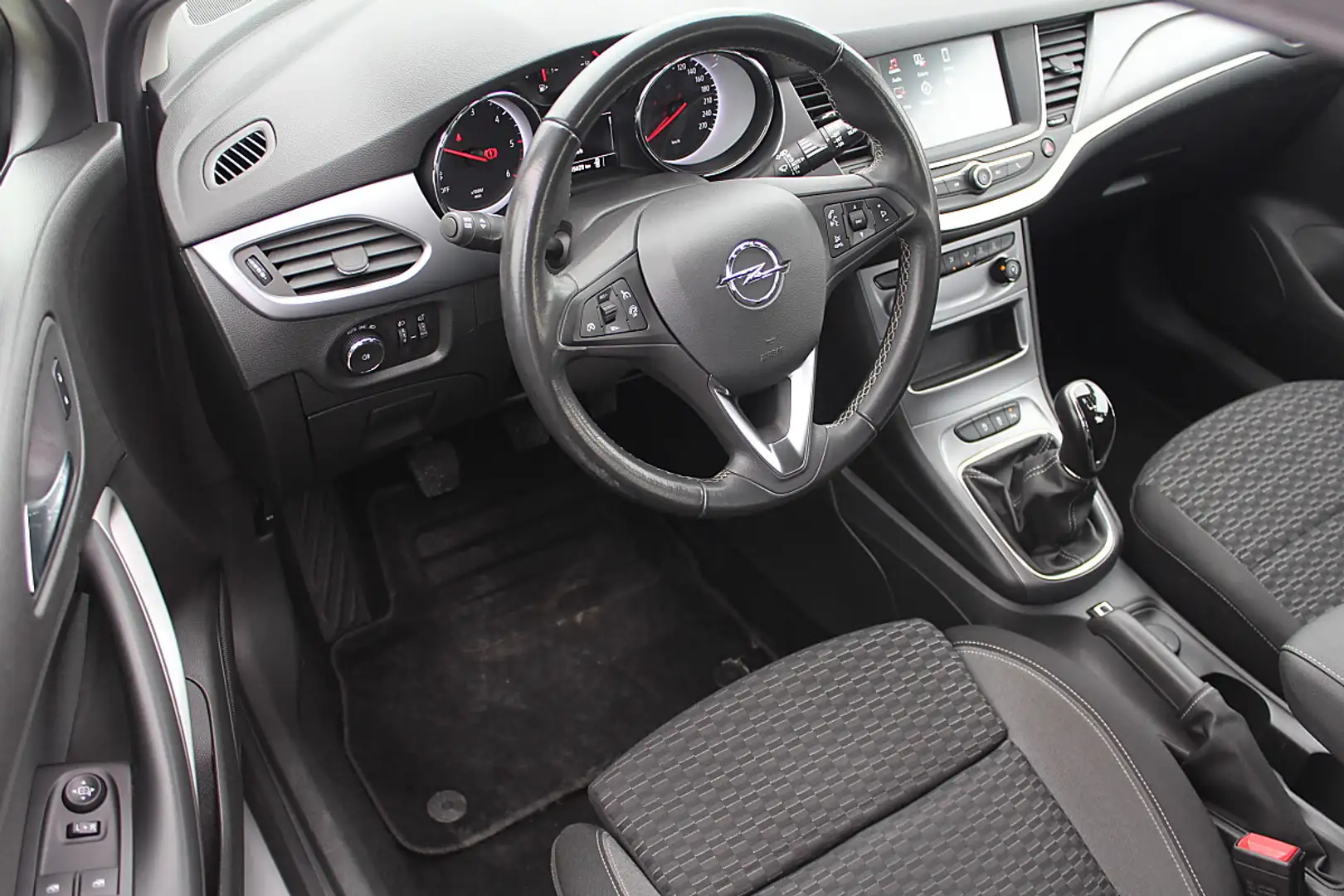 Opel Astra ST 1,5 CDTI Edition PDC Klima Apple Car Play Navi Silber - 2