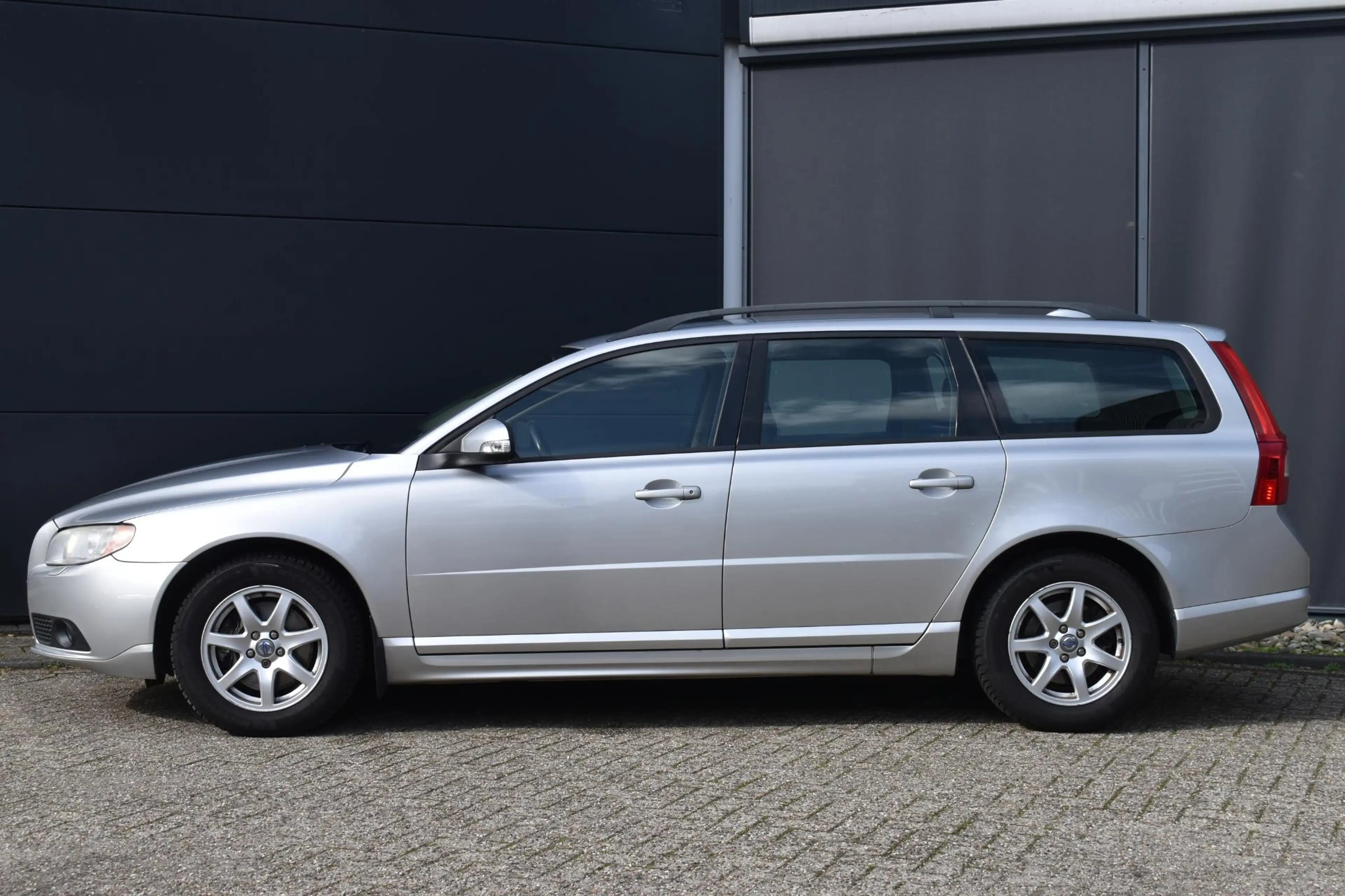Volvo V70 2.5T Momentum | 5-Cilinder | Trekhaak | Climate Co — photo 6
