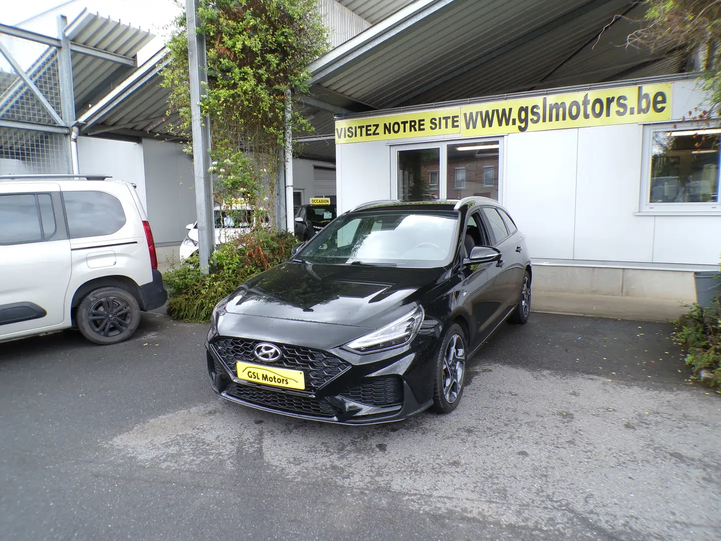 Hyundai i30 1.0 T-GDi 120cv hybride noir 02/22 Airco Cruise Noir - 1